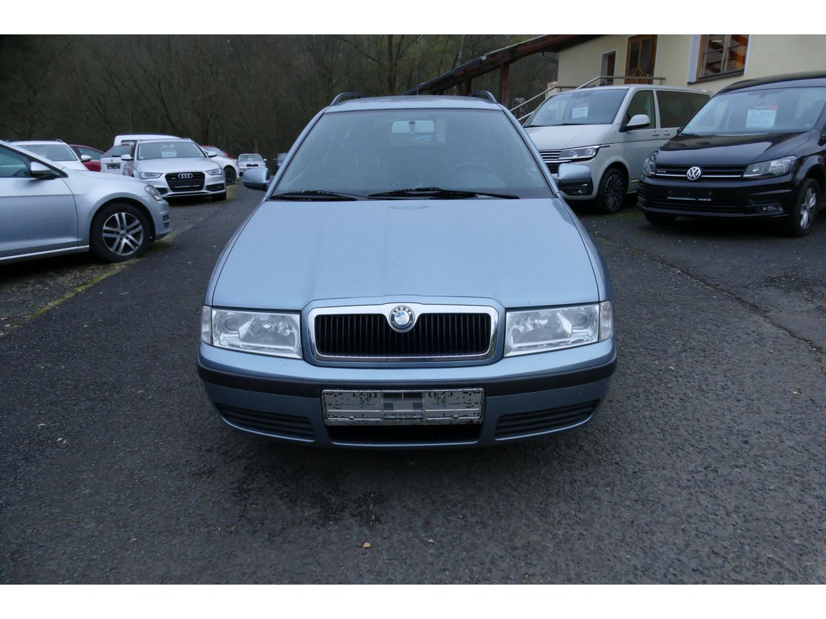 Škoda Octavia, 1,6 75KW KLIMA - fotka 2