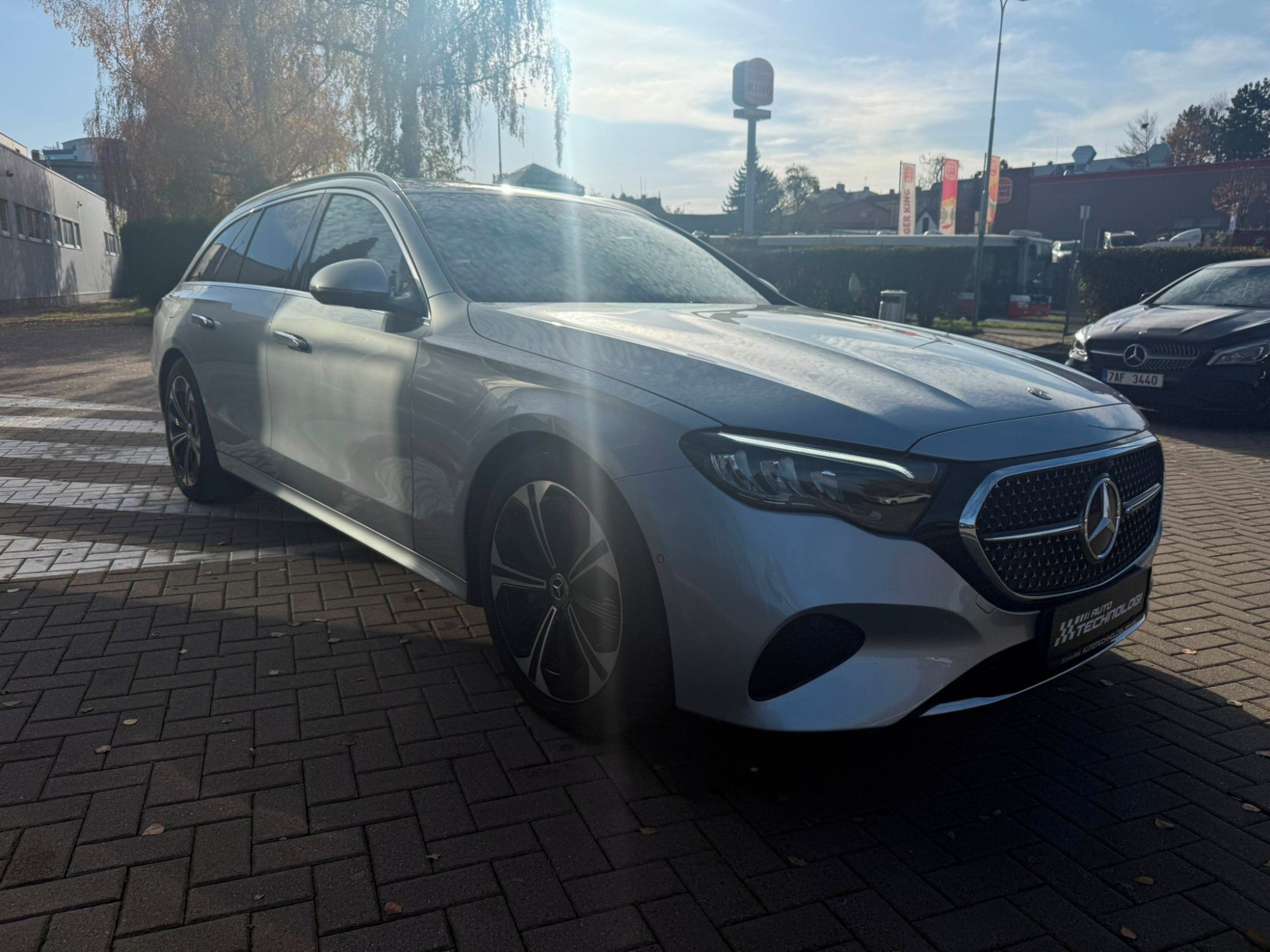 Mercedes-Benz Třídy E, 300 de 4MATIC - fotka 4