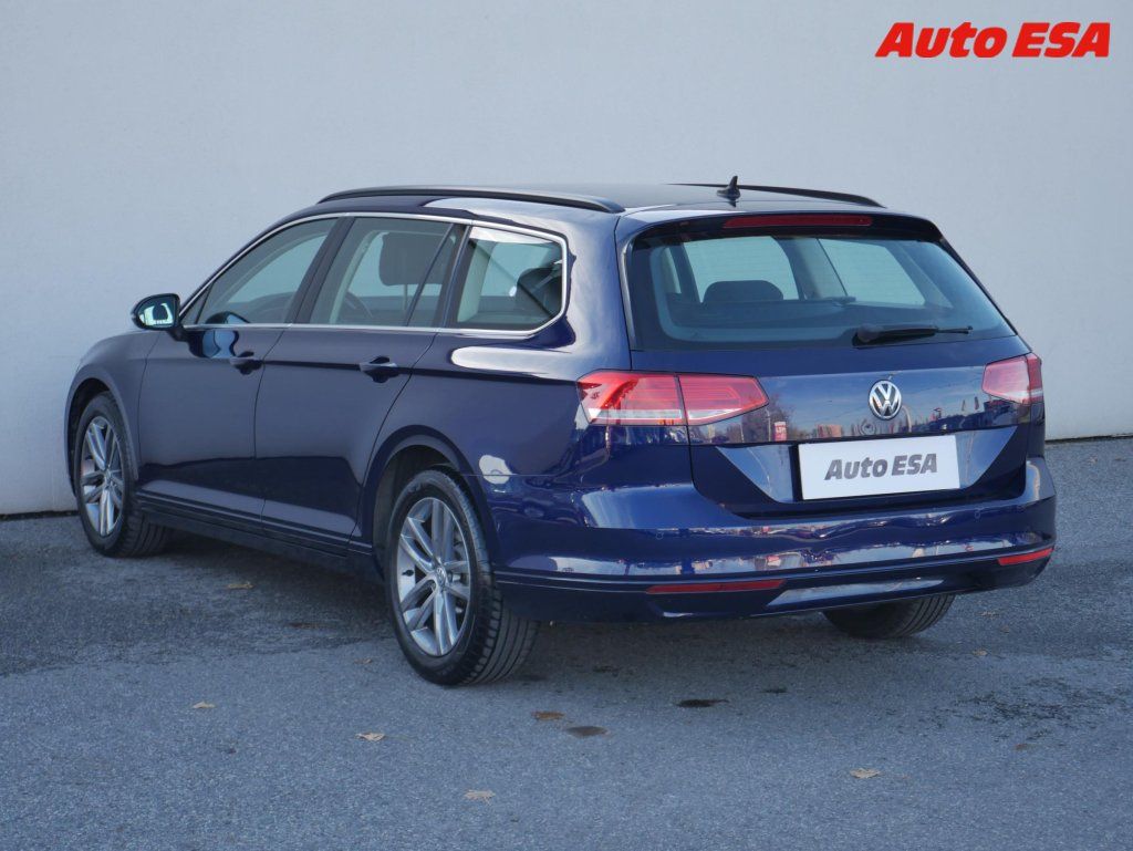 Volkswagen Passat, 2.0TDi,DSG,navi - fotka 6