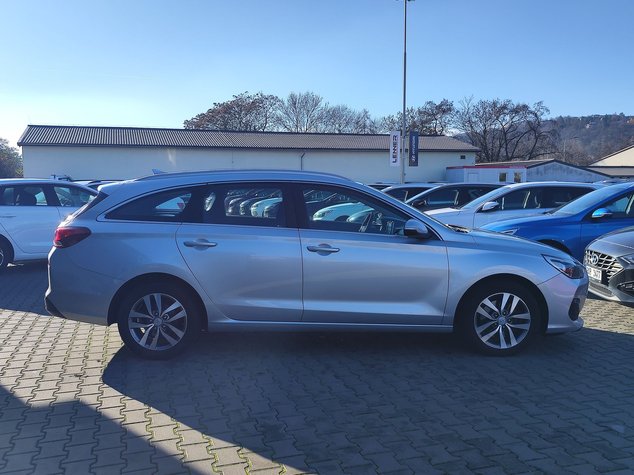 Hyundai i30, 1.6 CRDI/85kW Style Navi - fotka 4
