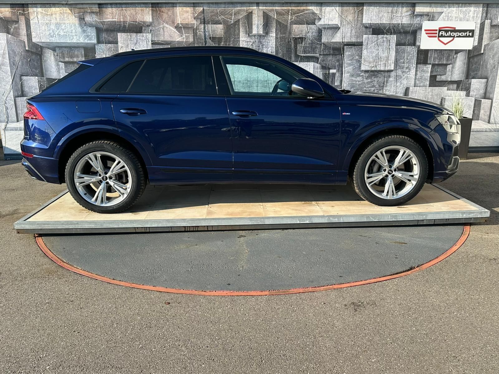 Audi Q8, 3.0TDi,210KW,mHEV,MATRIX,Sline - fotka 5