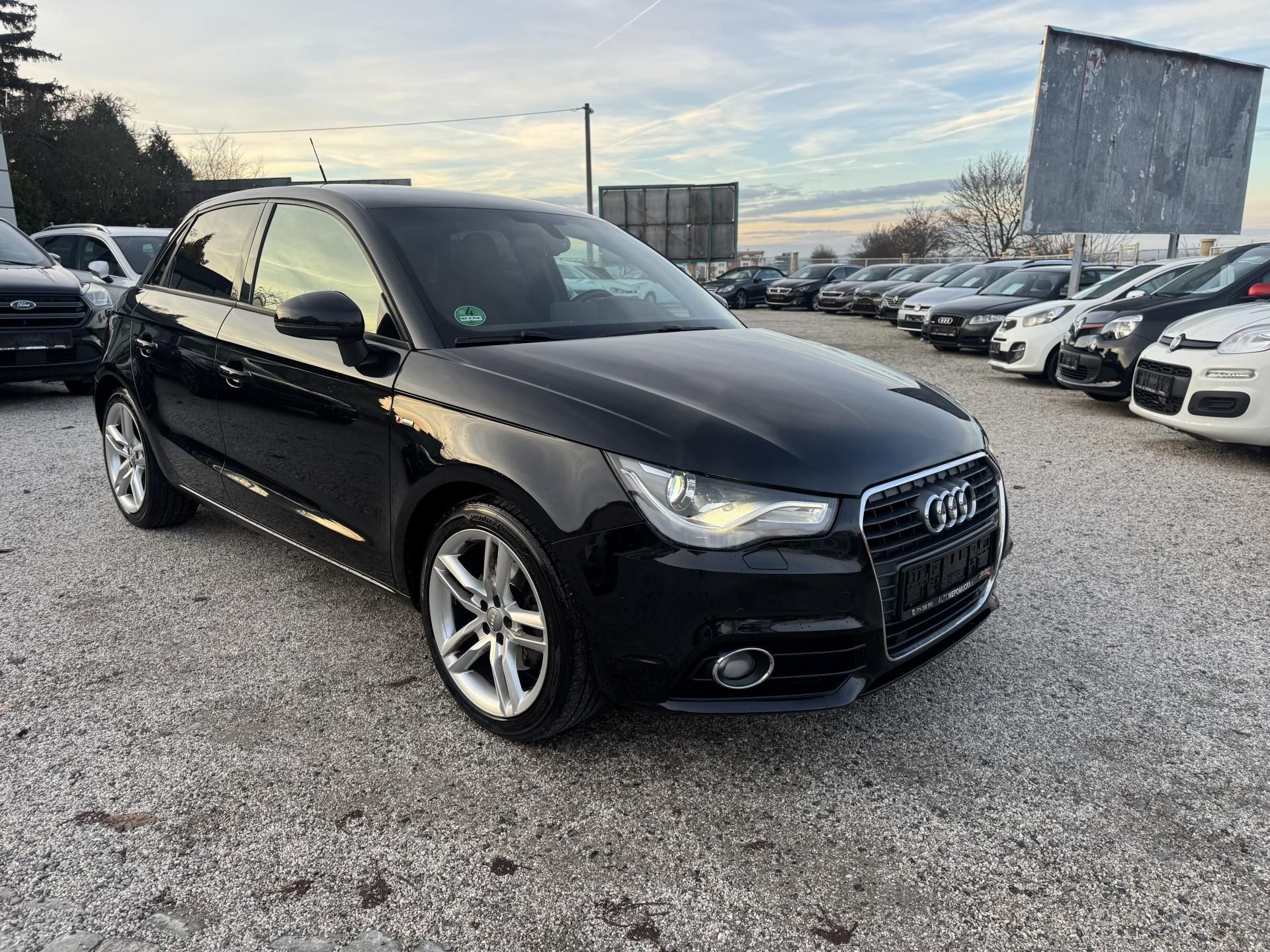 Audi A1, 1.4 TFSi 90 KW S-Line 109000km - fotka 2