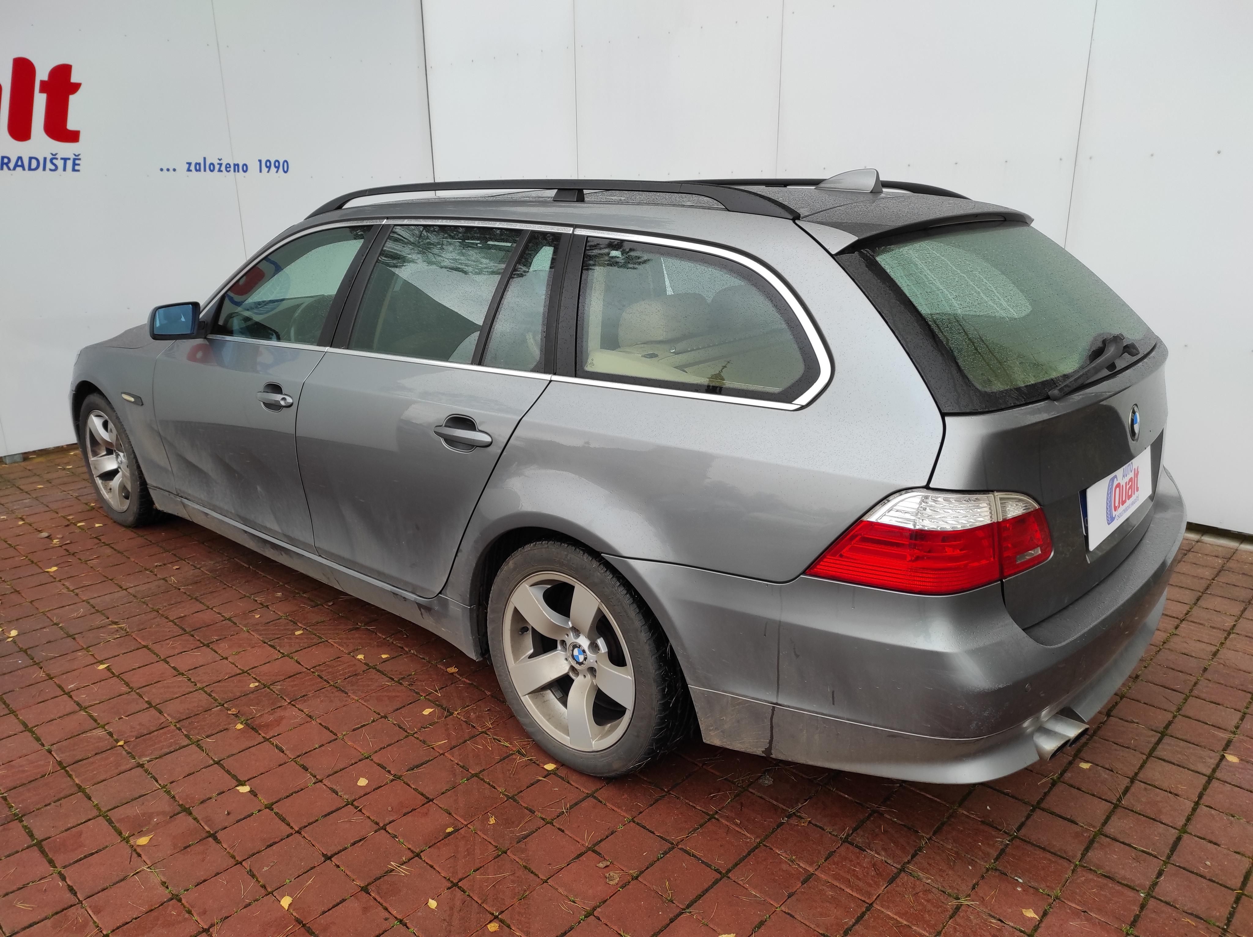 BMW Řada 5, Touring 525d KŮŽE - fotka 6
