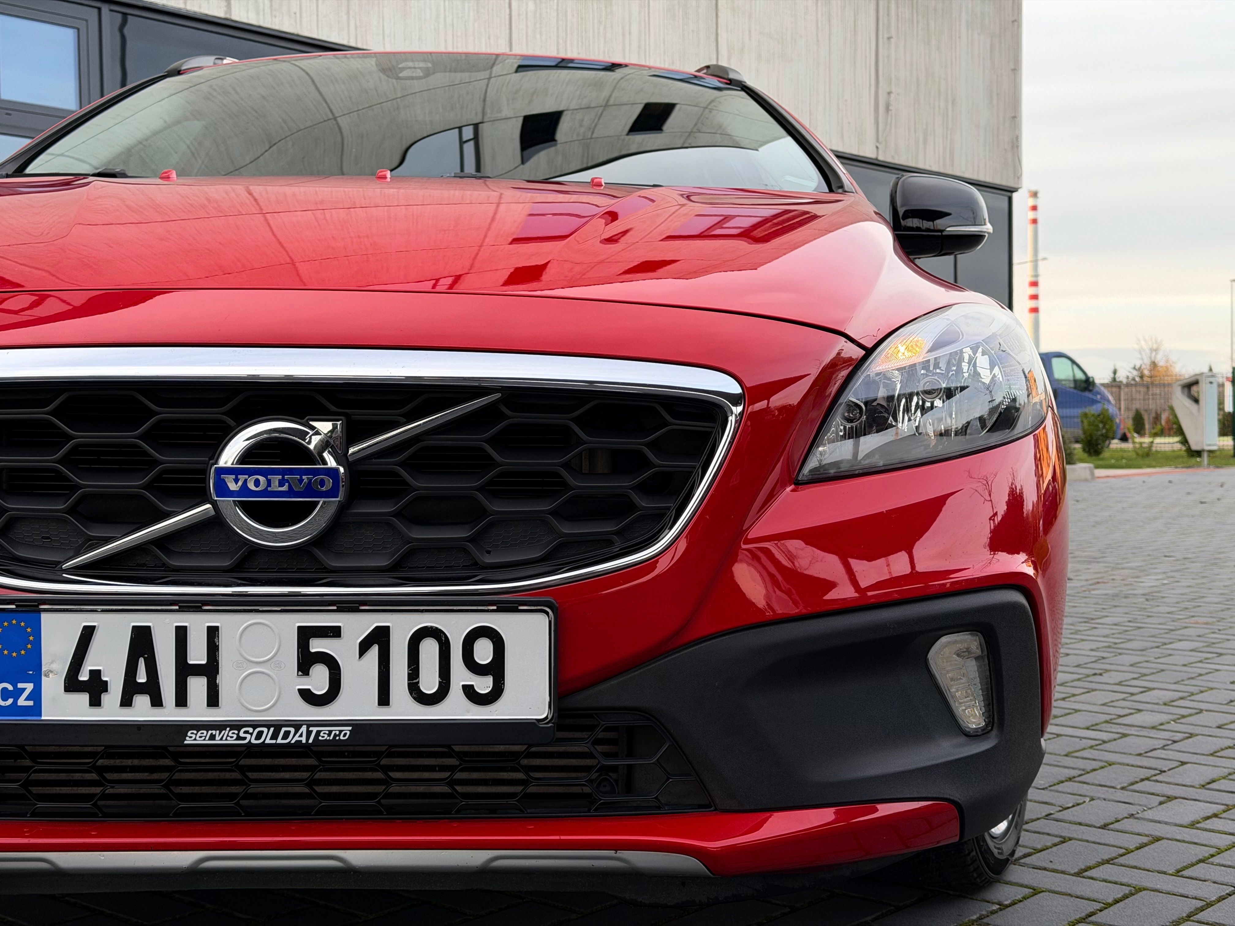 Volvo V40, Cross Country T4 132 kw AWD - fotka 6