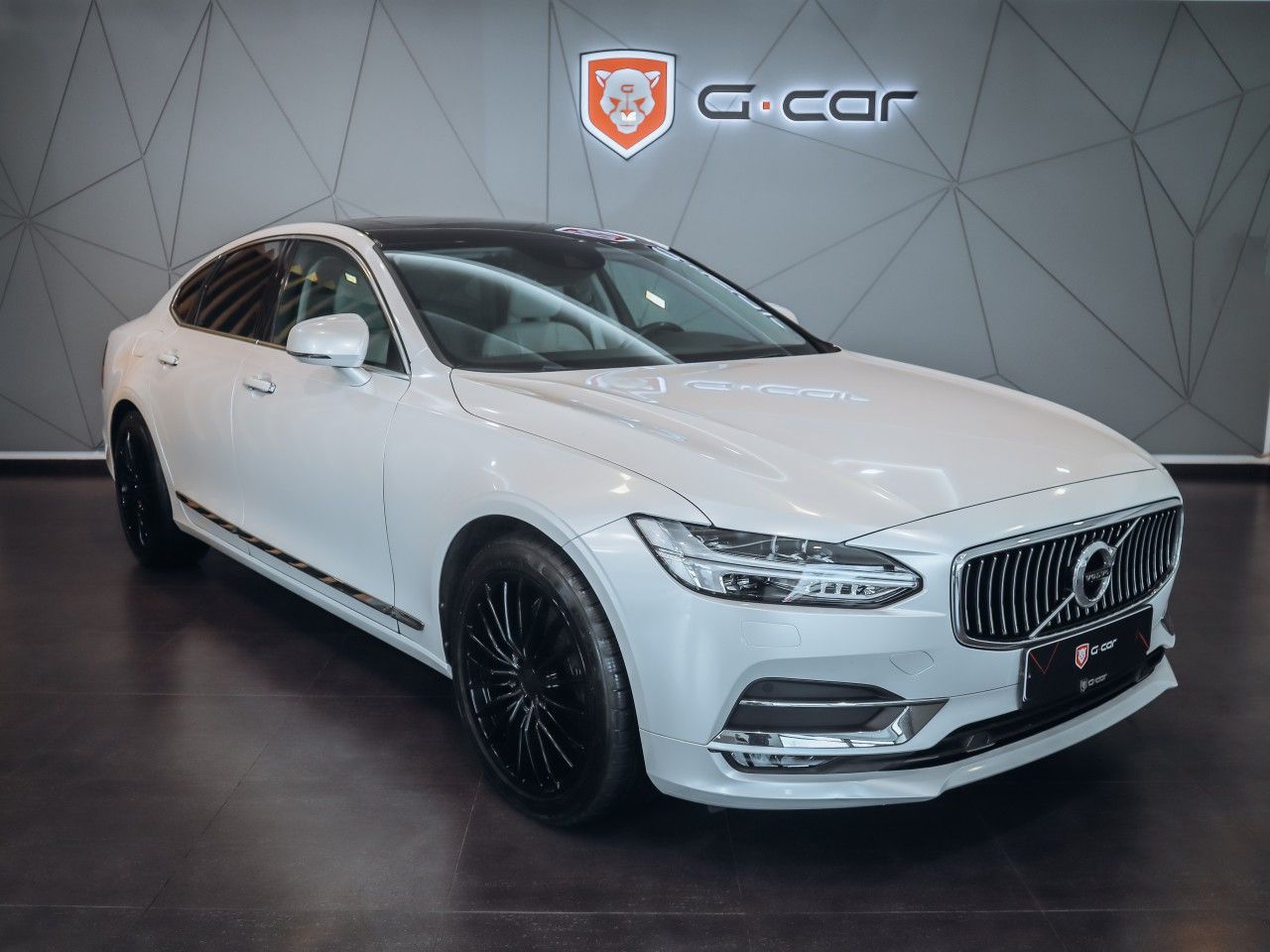 Volvo S90, 2.0 D5 AWD Inscription 173kW - fotka 2