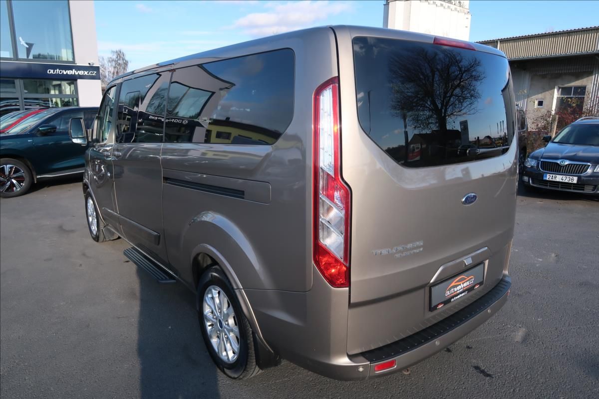 Ford Tourneo Custom, 2,0 EcoBlue,96kW,8míst,L2,NAVI - fotka 4