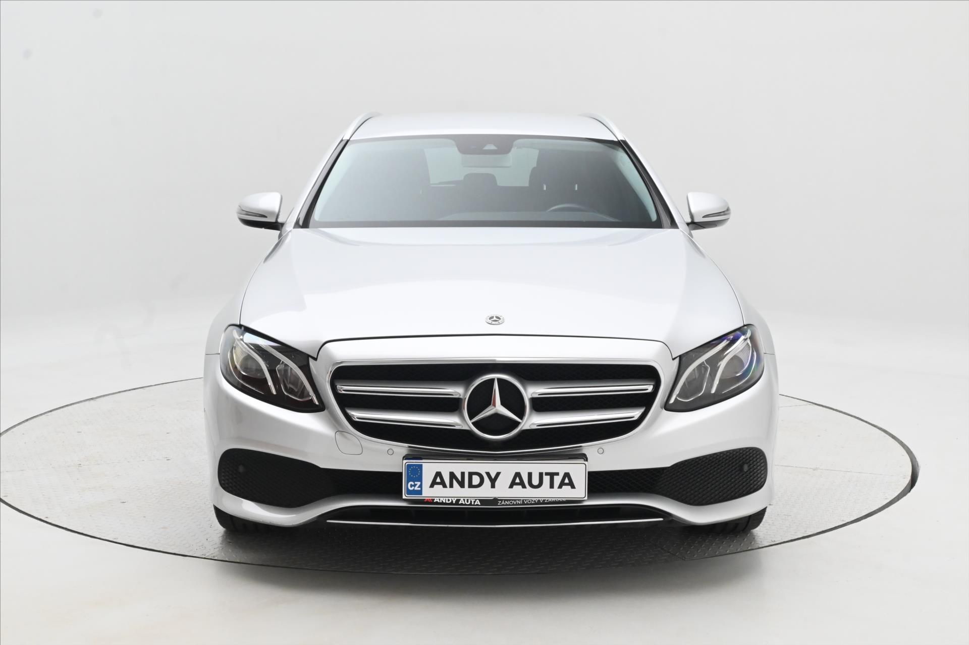 Mercedes-Benz Třídy E, 2,0 220d 143 kW Avantgarde AT9 - fotka 2