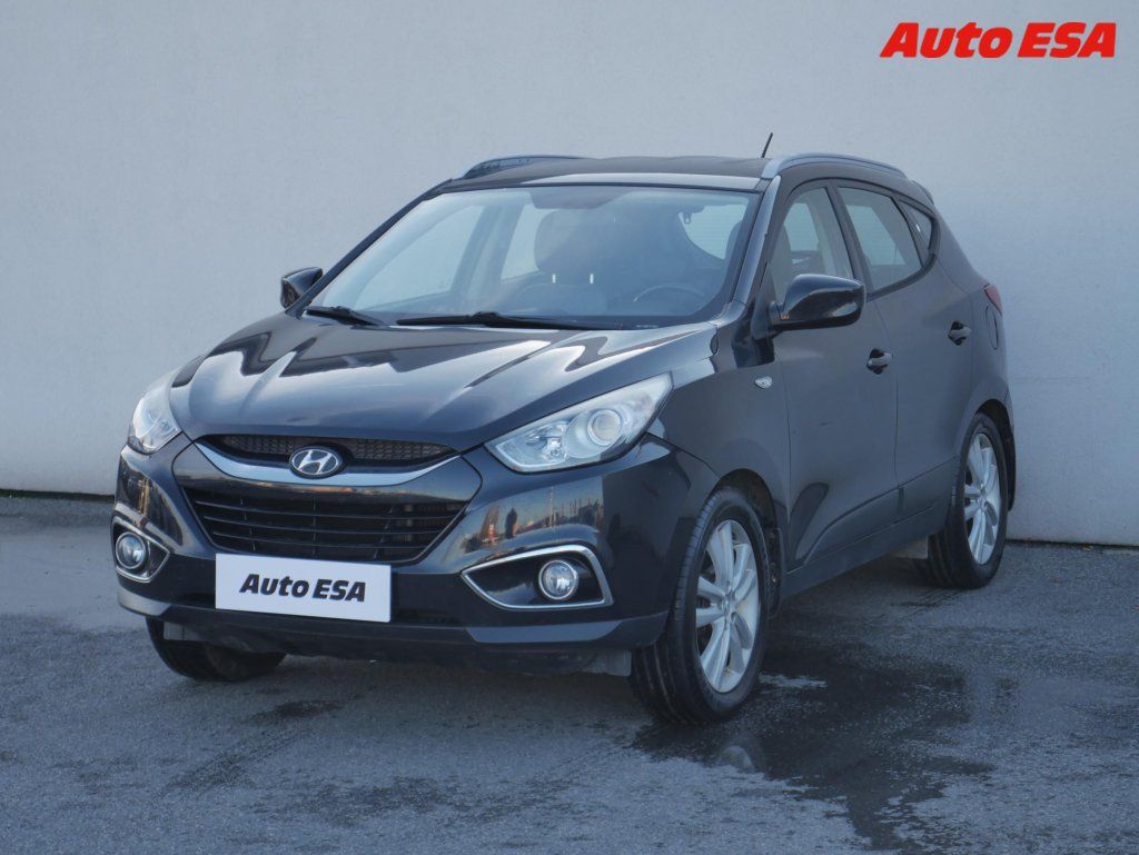 Hyundai ix35, 2.0 CRDi,AC,temp,tažné - fotka 3