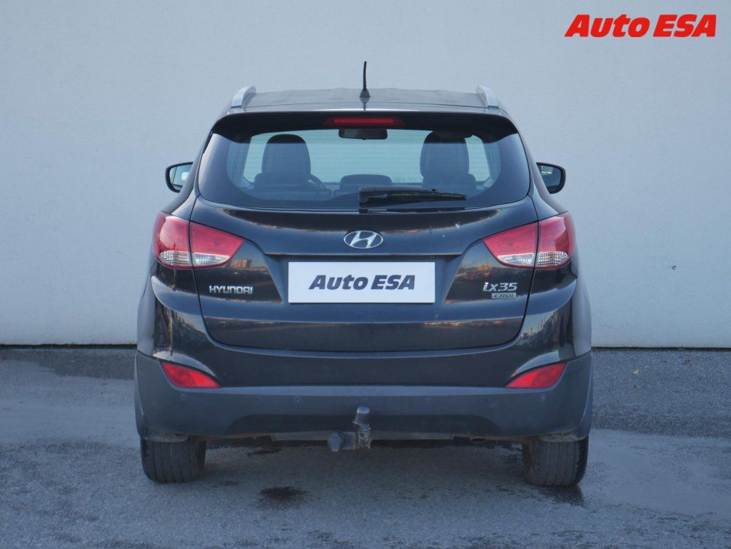 Hyundai ix35, 2.0 CRDi,AC,temp,tažné - fotka 5
