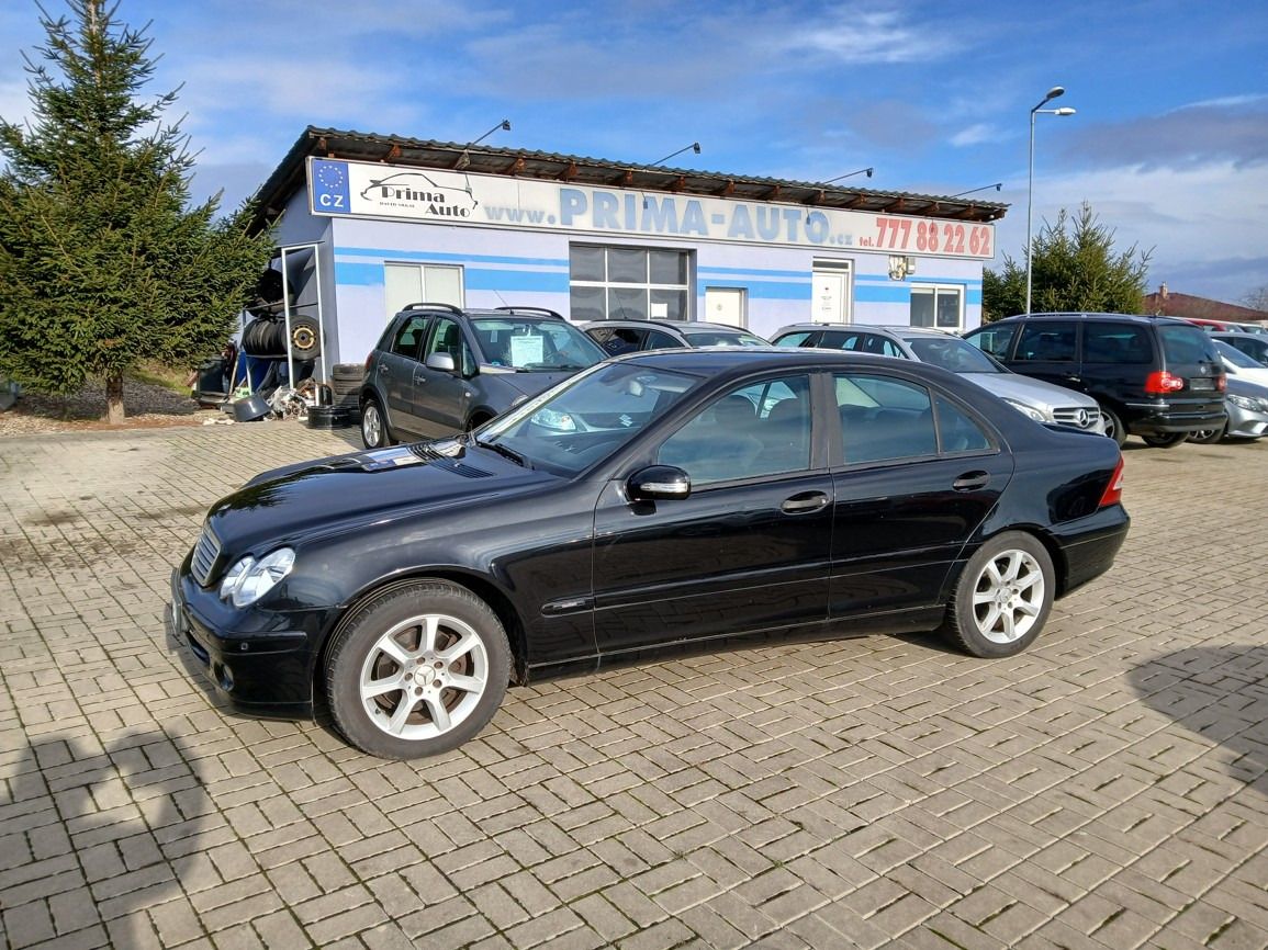 Mercedes-Benz Třídy C, C 200 CDI Automat - fotka 2