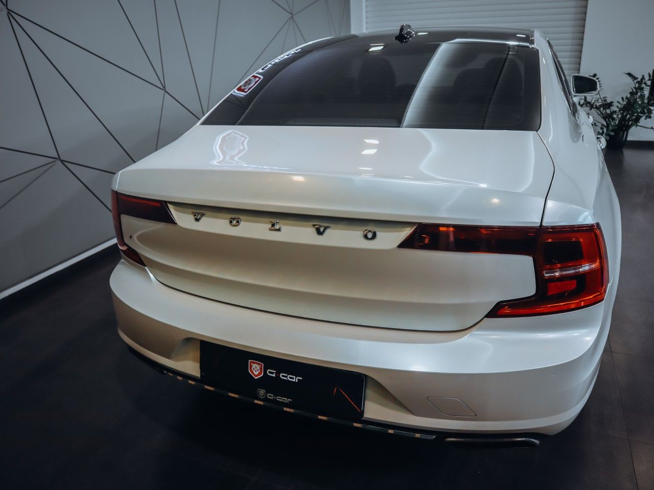 Volvo S90, 2.0 D5 AWD Inscription 173kW - fotka 6