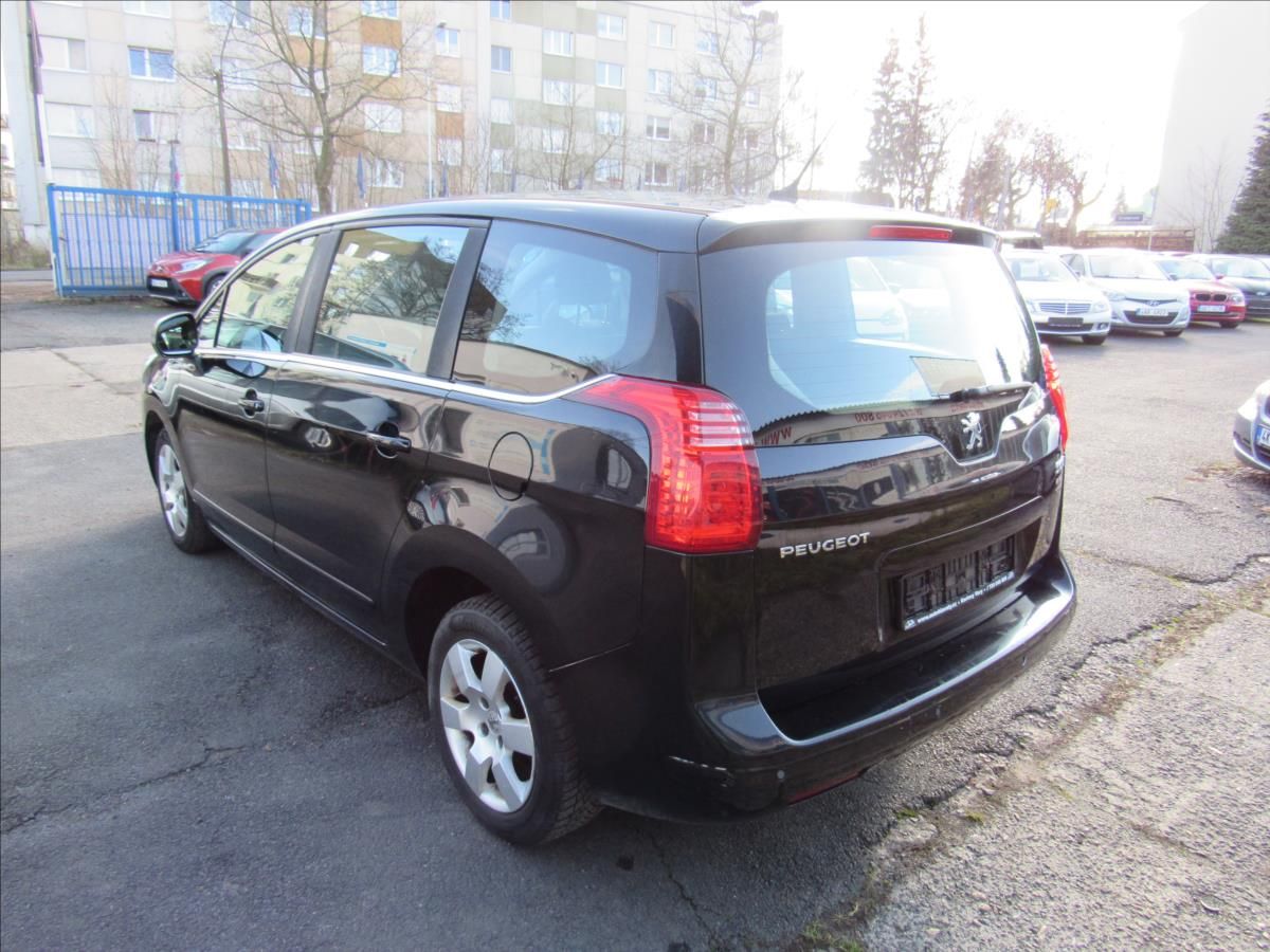 Peugeot 5008, 2,0 HDi 110kW - fotka 6