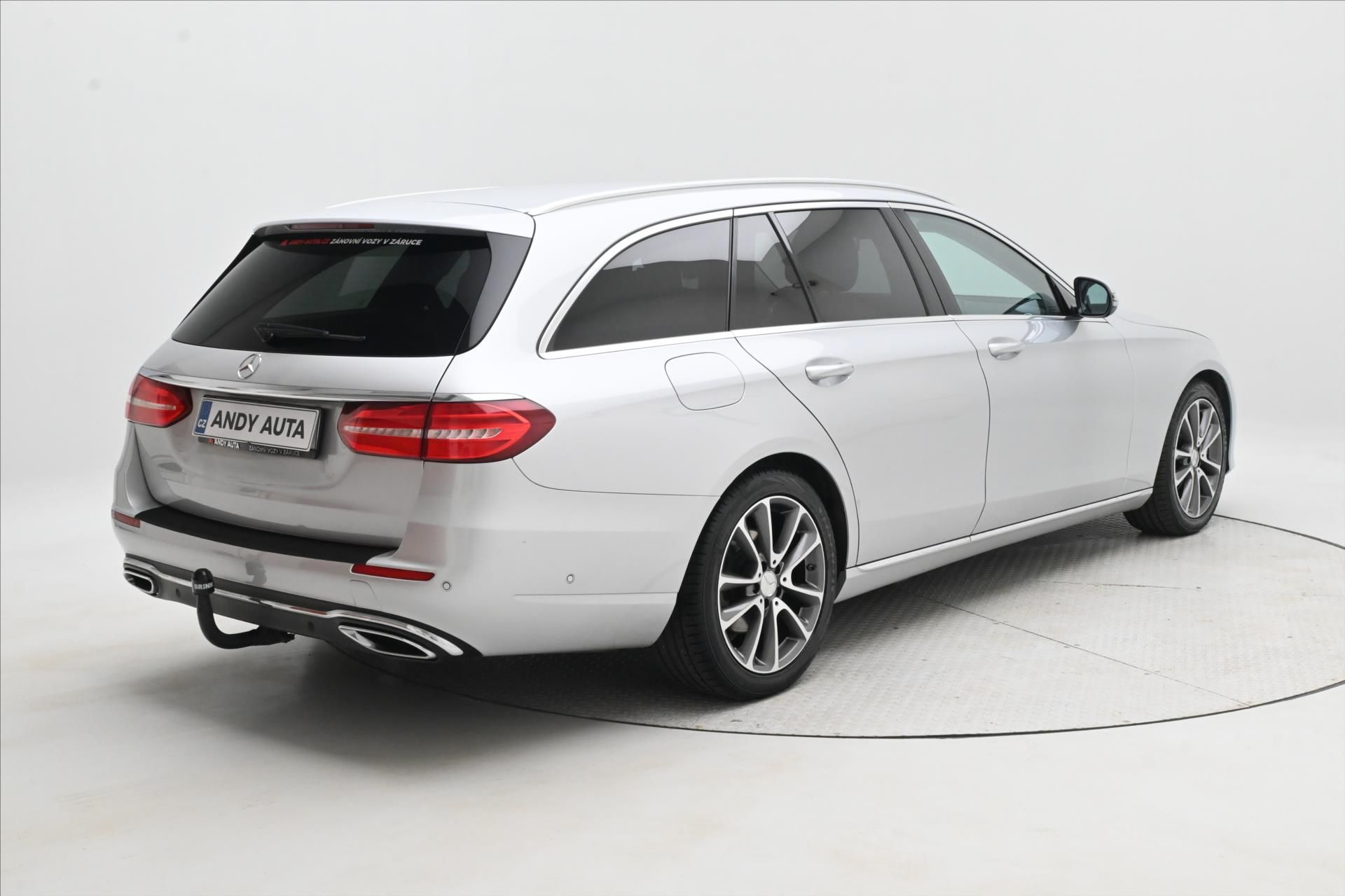 Mercedes-Benz Třídy E, 2,0 220d 143 kW Avantgarde AT9 - fotka 5