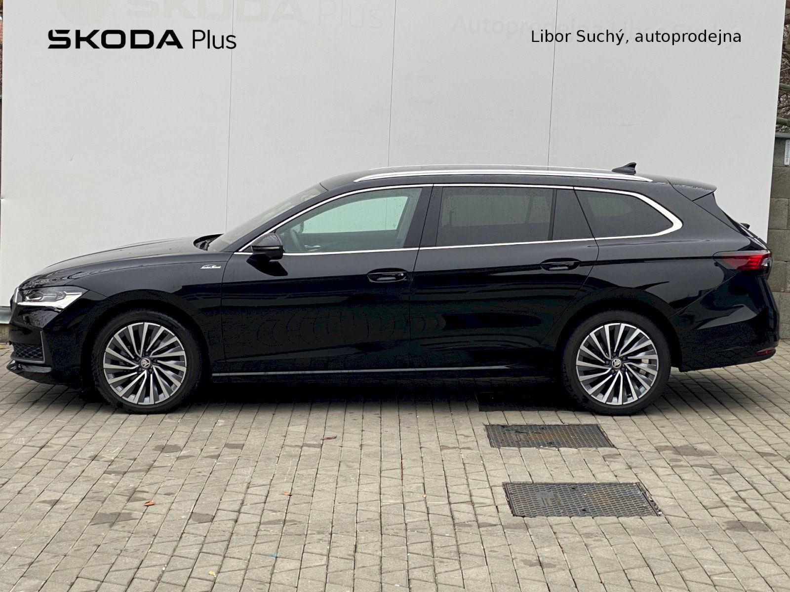 Škoda Superb, Combi L&K 2.0 TDI 110 kW DSG - fotka 3