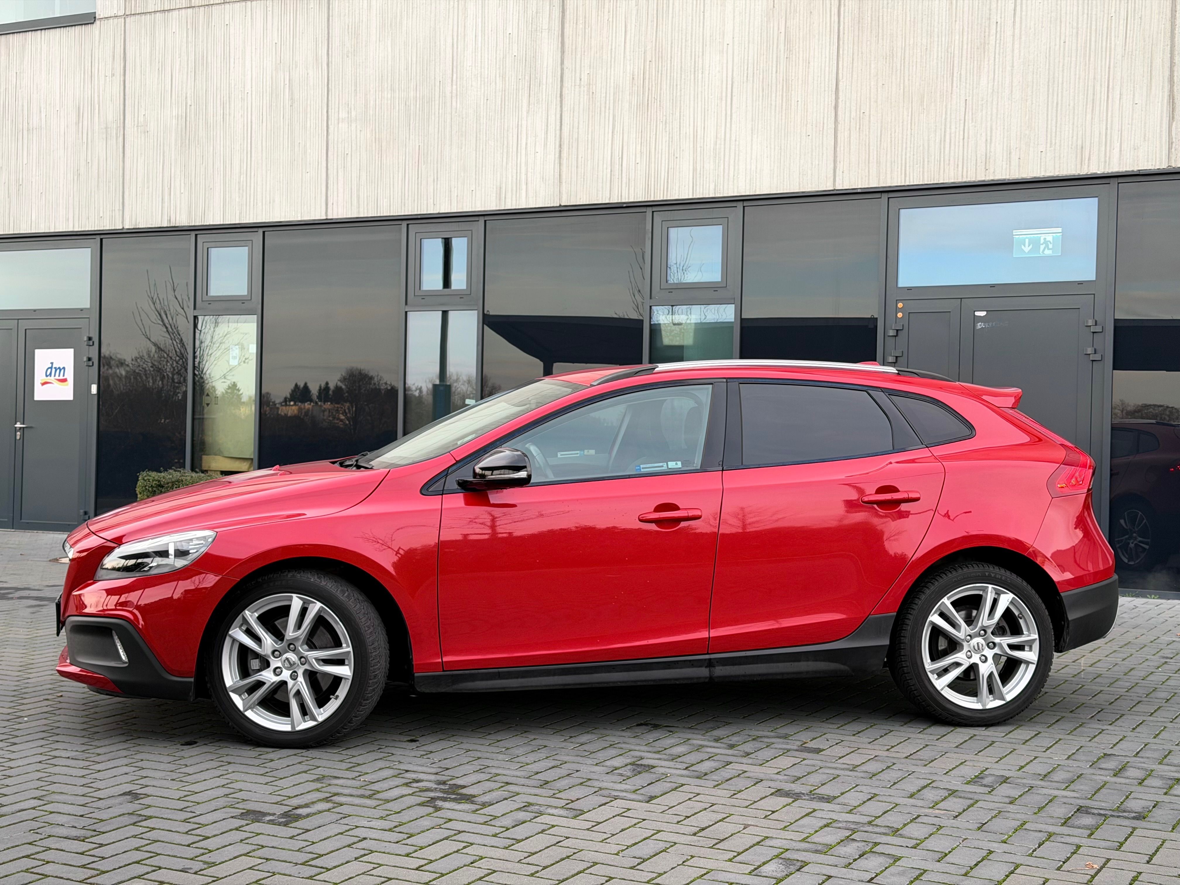 Volvo V40, Cross Country T4 132 kw AWD - fotka 3