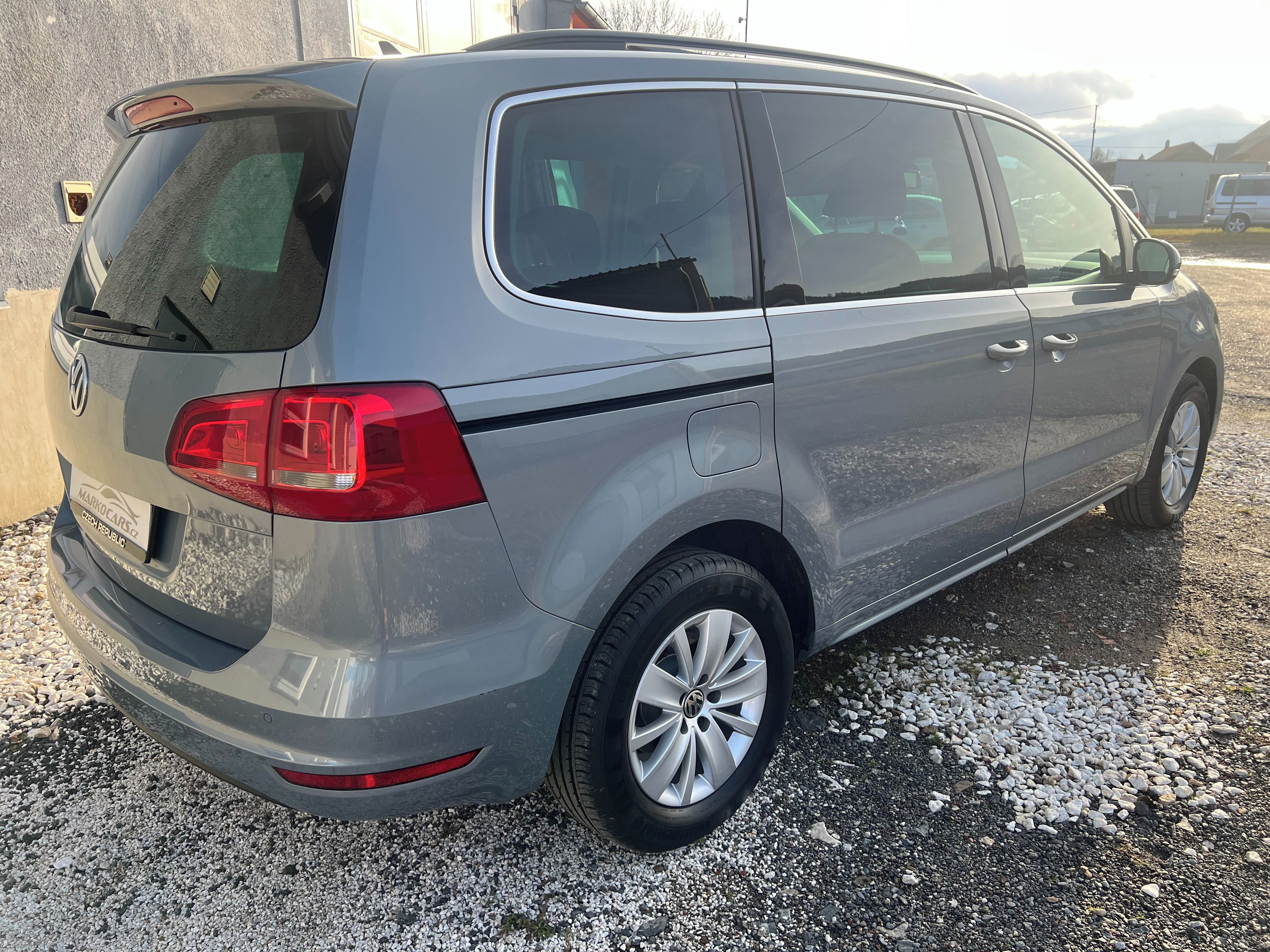 Volkswagen Sharan, 1.4TSi 1.MAJITEL VYHŘ.SEDAČKY - fotka 5