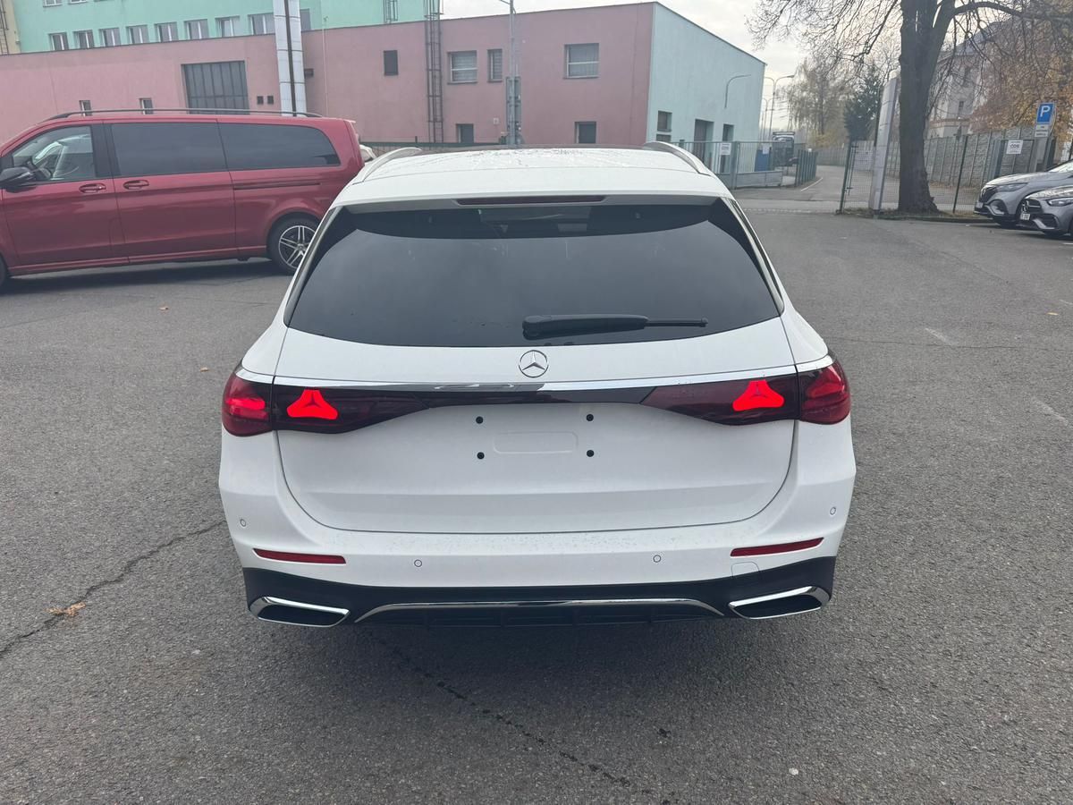 Mercedes-Benz Třídy E, E 300 de 4MATIC kombi - fotka 6