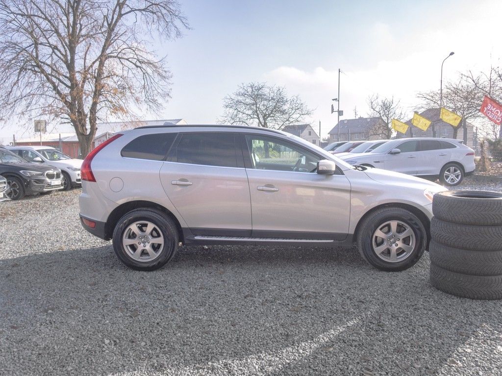 Volvo XC60, ČR 2.0D 120KW – TAŽNÝ - fotka 4