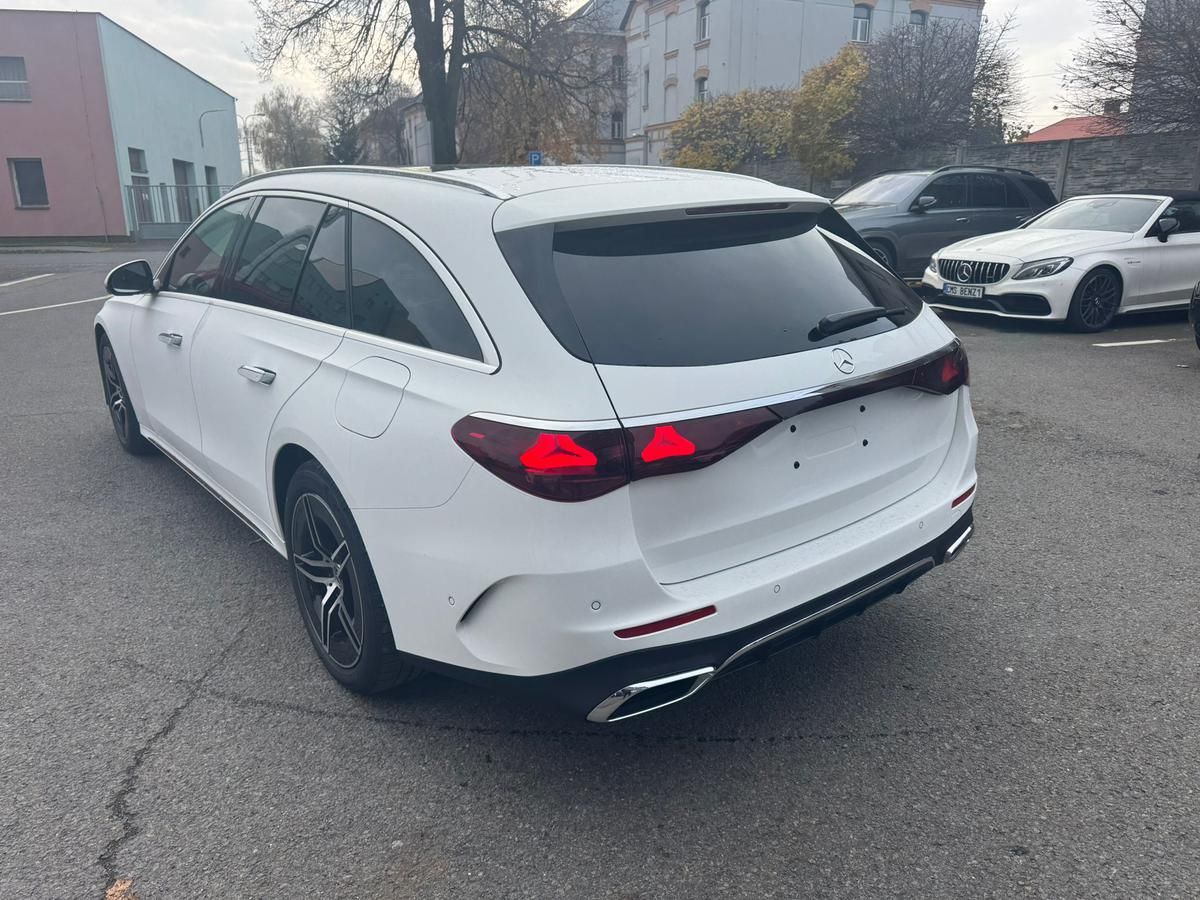 Mercedes-Benz Třídy E, E 300 de 4MATIC kombi - fotka 5