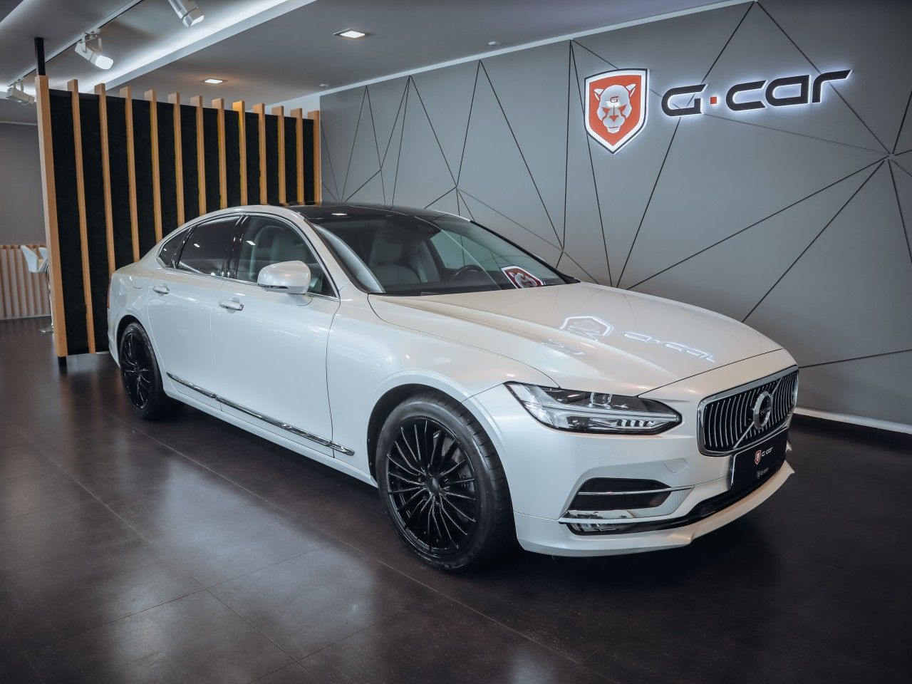 Volvo S90, 2.0 D5 AWD Inscription 173kW - fotka 3