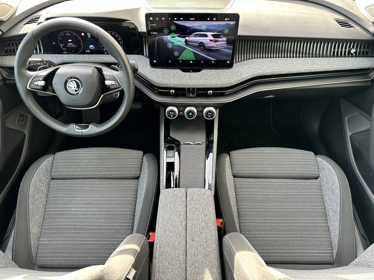 Škoda Superb, Combi Selection 2.0TDI 110kW D - fotka 5