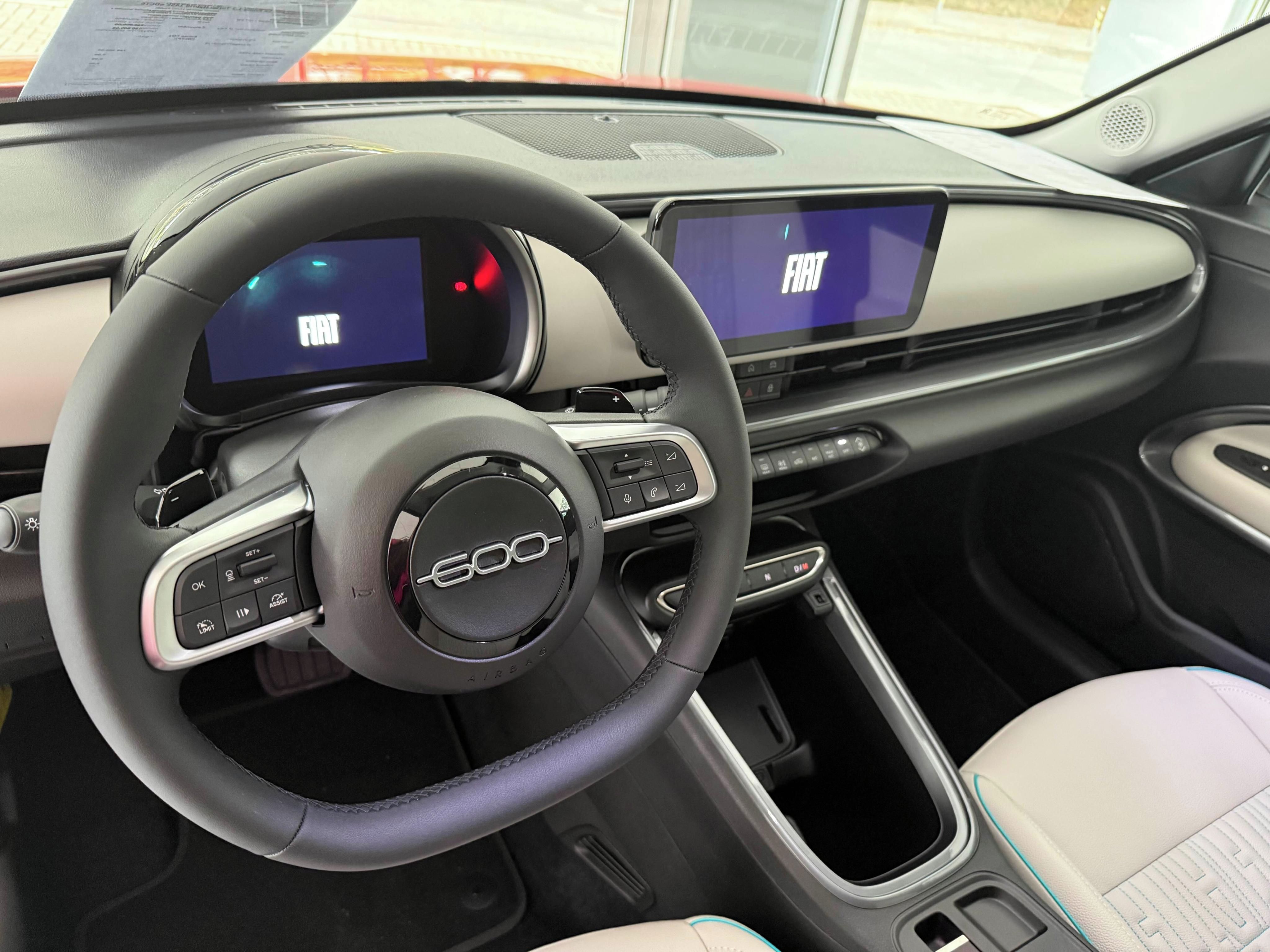 Fiat 600, La Prima 1.2 Turbo Hybrid - fotka 5