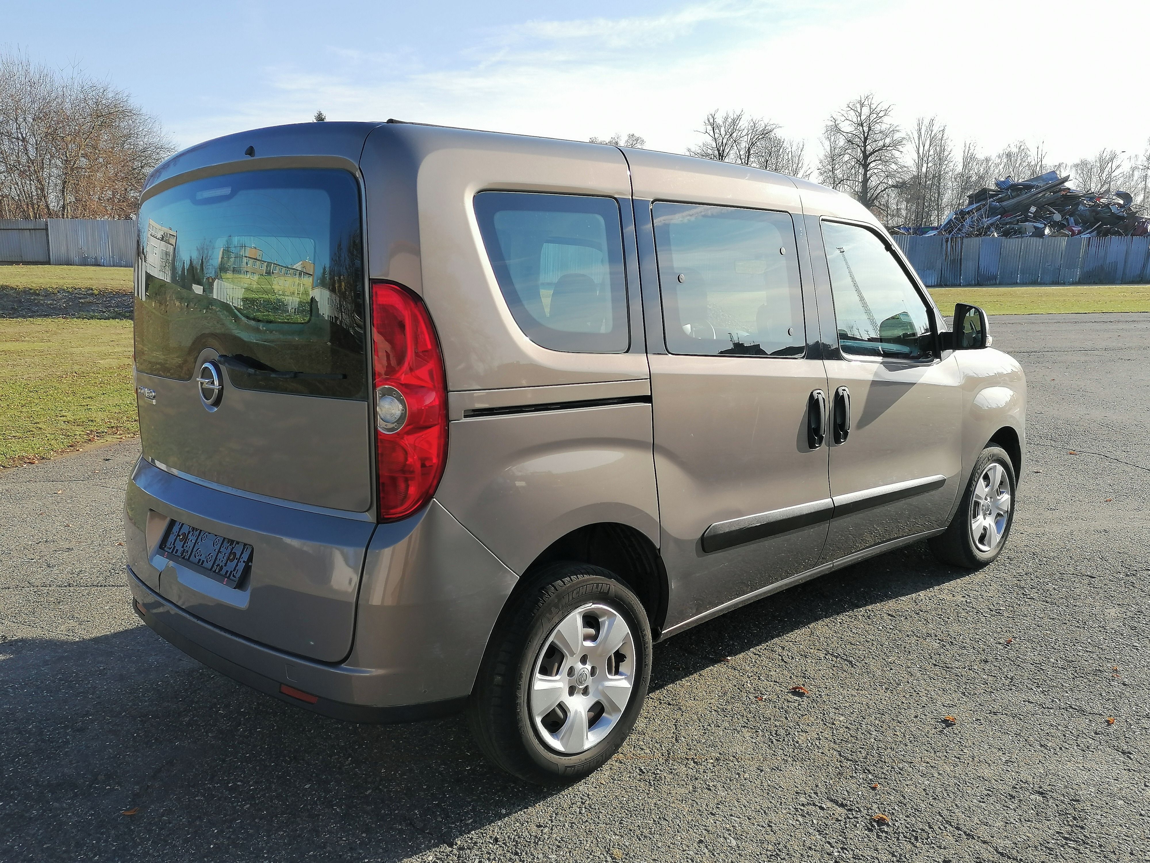 Opel Combo, 1.6CDTi 77kw, 1. Maj. 5 míst - fotka 3