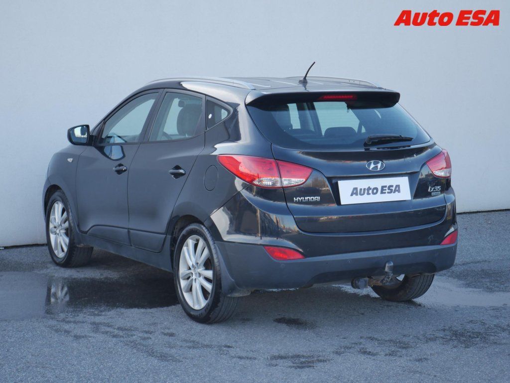 Hyundai ix35, 2.0 CRDi,AC,temp,tažné - fotka 6