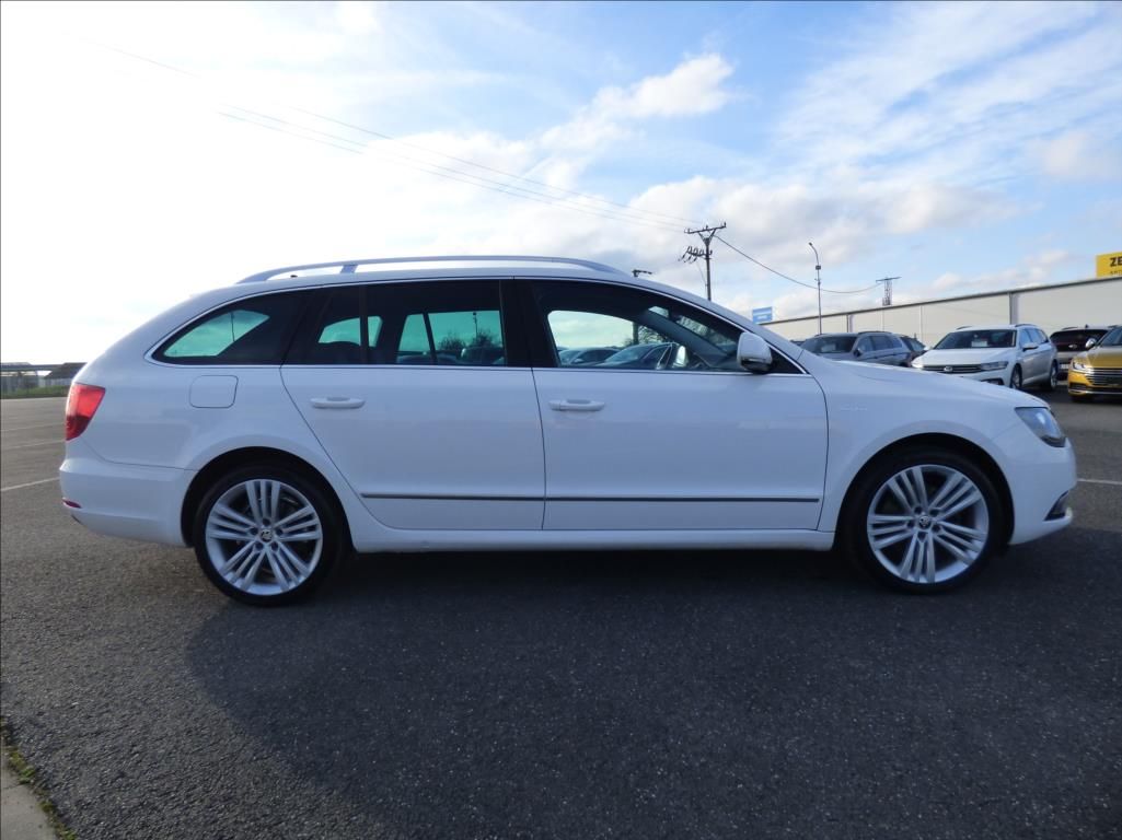 Škoda Superb, 2,0 TDI 125kw 4x4  Laurin & Kl - fotka 2