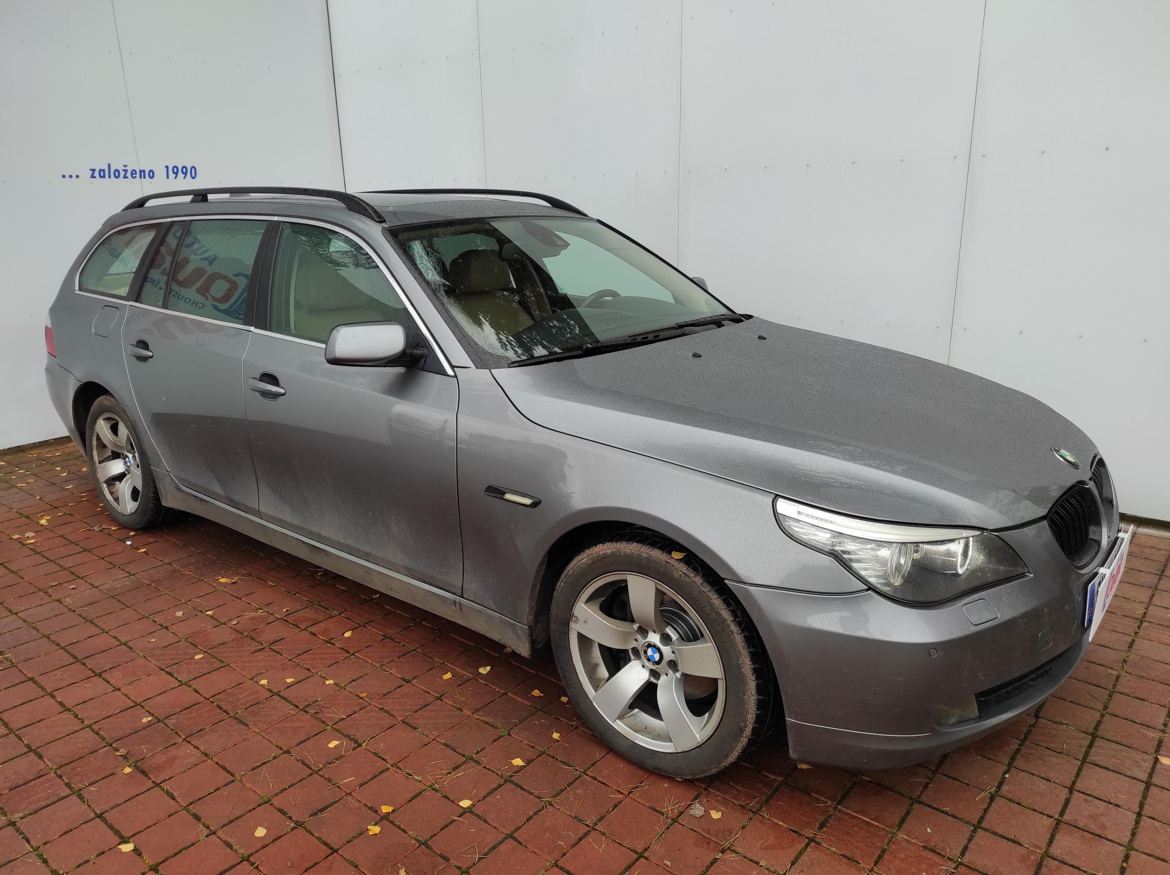 BMW Řada 5, Touring 525d KŮŽE - fotka 5