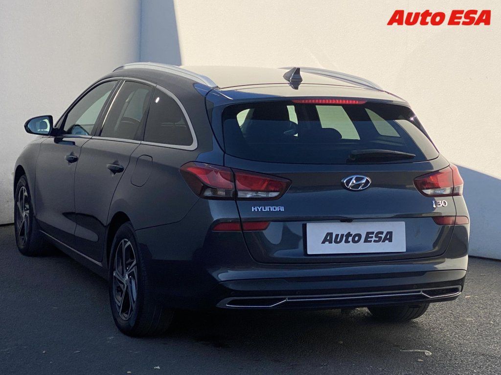 Hyundai i30, 1.6 CRDi,2.maj,ČR,Smart - fotka 6