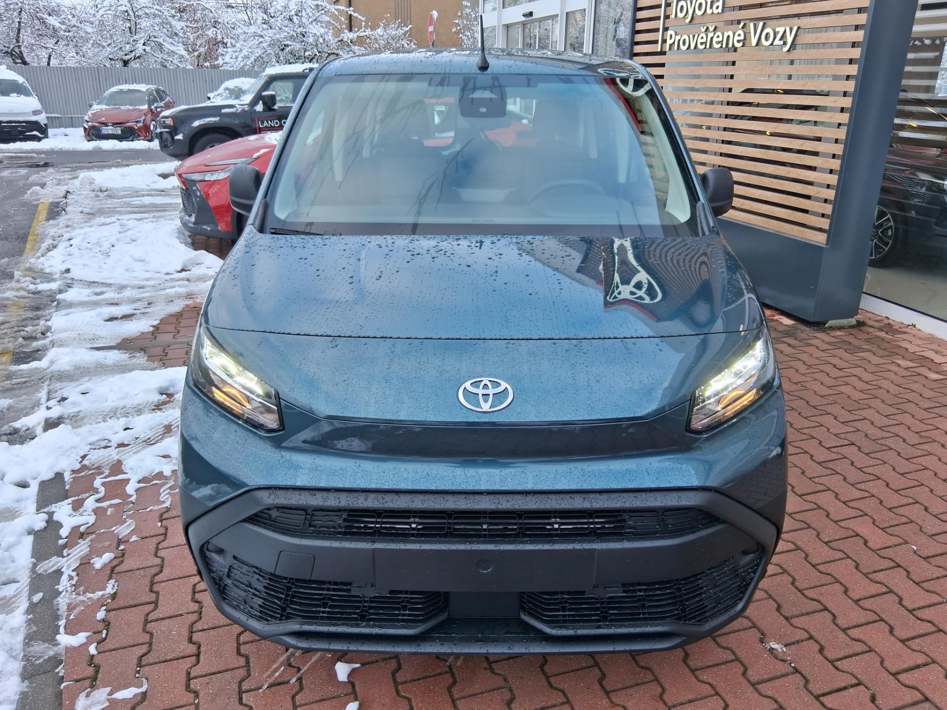 Toyota Proace City Verso, 1,5 D 100K 6 MT COMBI - fotka 2