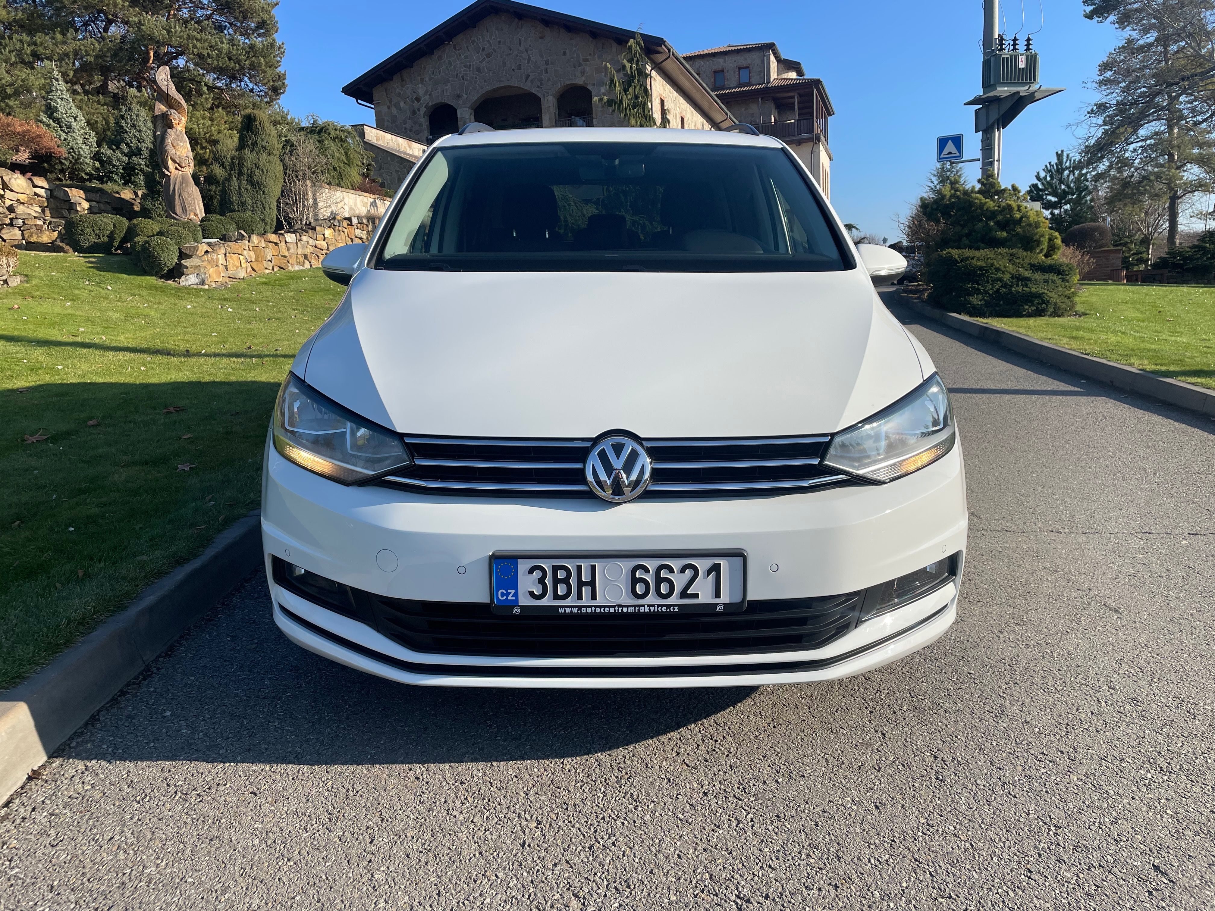 Volkswagen Touran, 1.6 TDi DSG 85KW  7mist - fotka 4