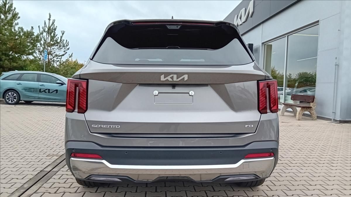Kia Sorento, 2,2 CRDi SCR 4x4 8DCT TOP 7P - fotka 5