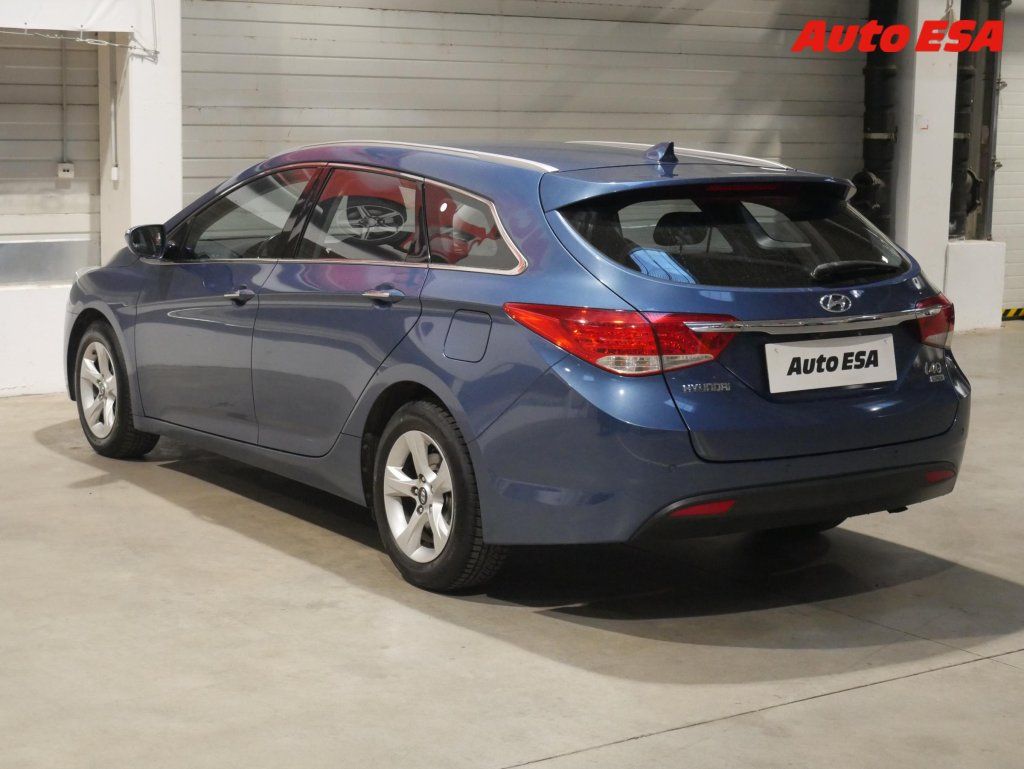 Hyundai i40, 1.7 CRDi,AT,navi,kamera - fotka 6