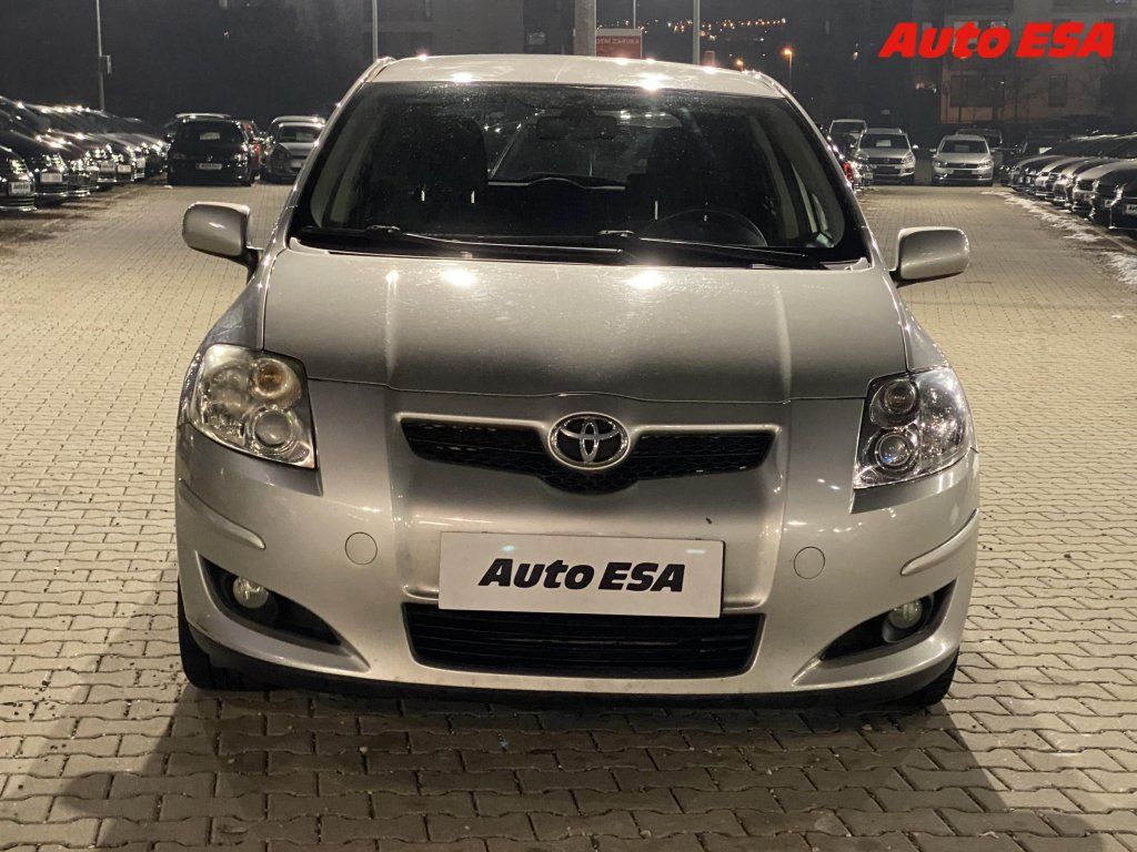 Toyota Auris, 1.6 i,ČR - fotka 2