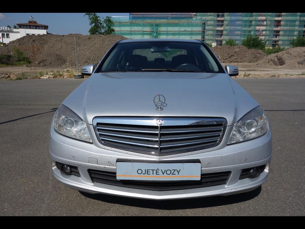 Mercedes-Benz Třídy C, 200 CDi - fotka 2
