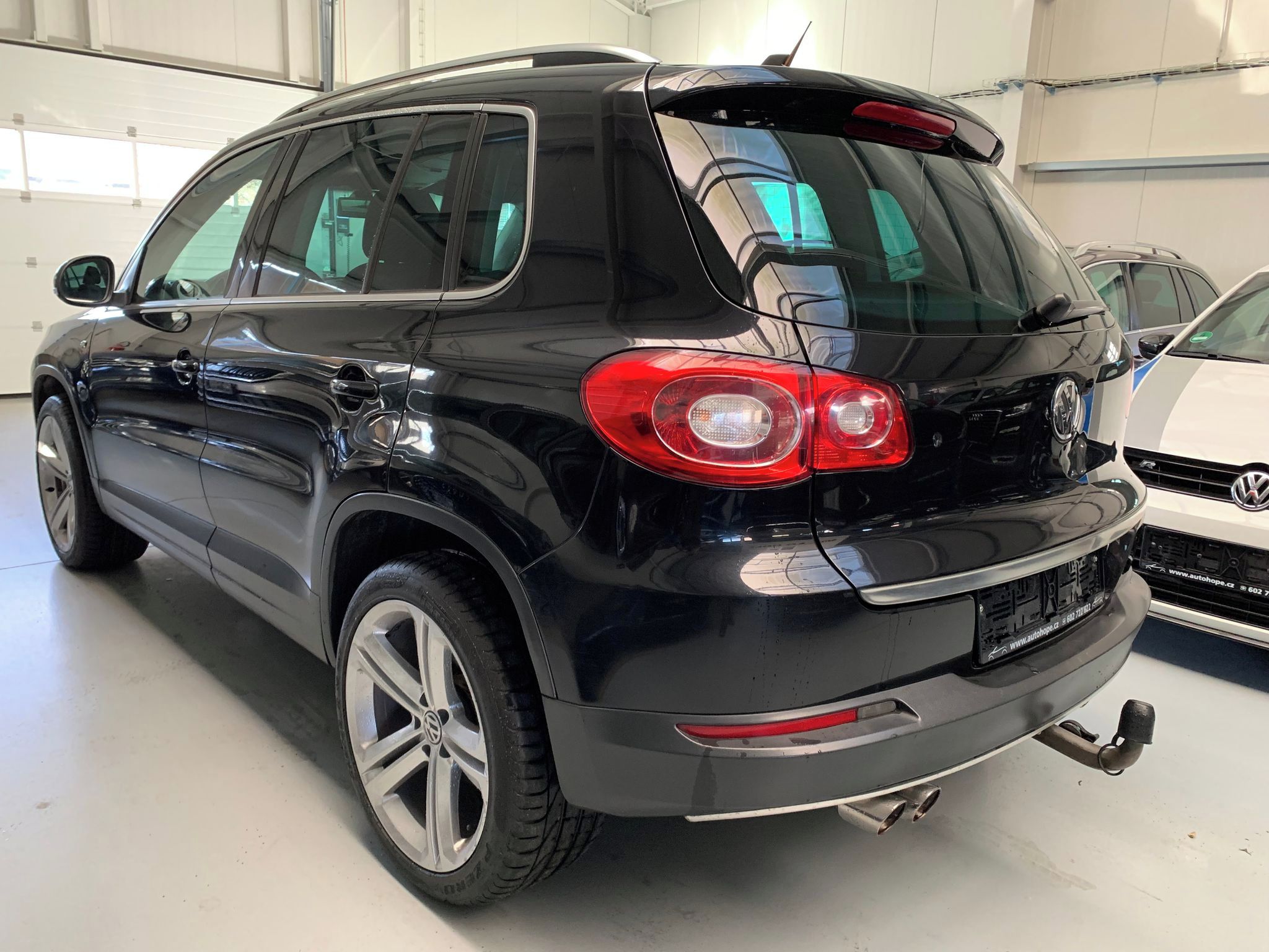Volkswagen Tiguan, R-Line 2.0 TDI 4Motion SPORT - fotka 4