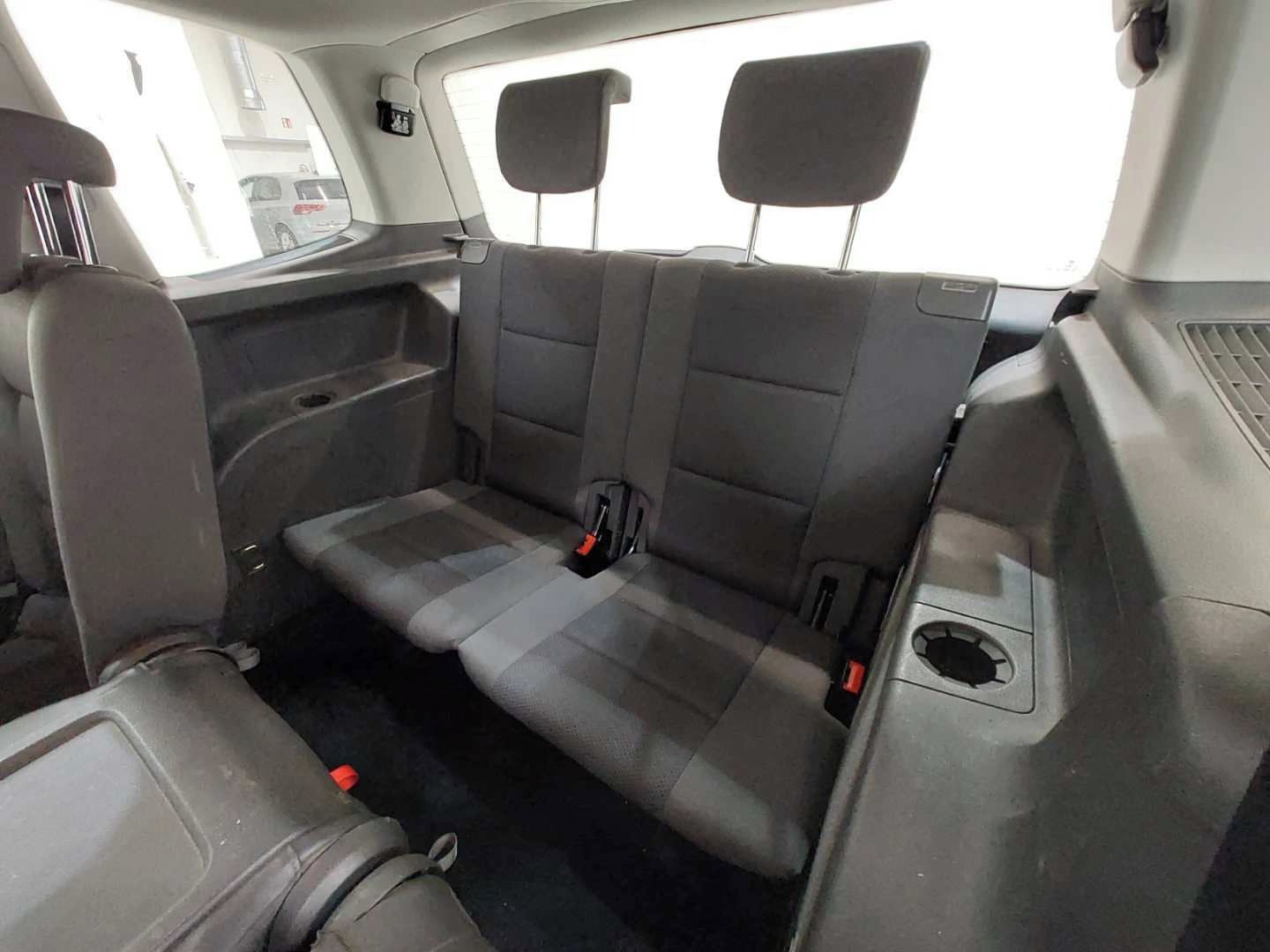 Volkswagen Touran, 1.2 Tsi 77KW 7-MÍST TAŽNÉ TOP - fotka 2