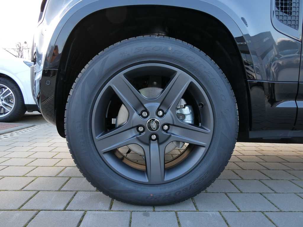 Land Rover Defender, 110 3,0 X-Dynamic SE D250 - fotka 2