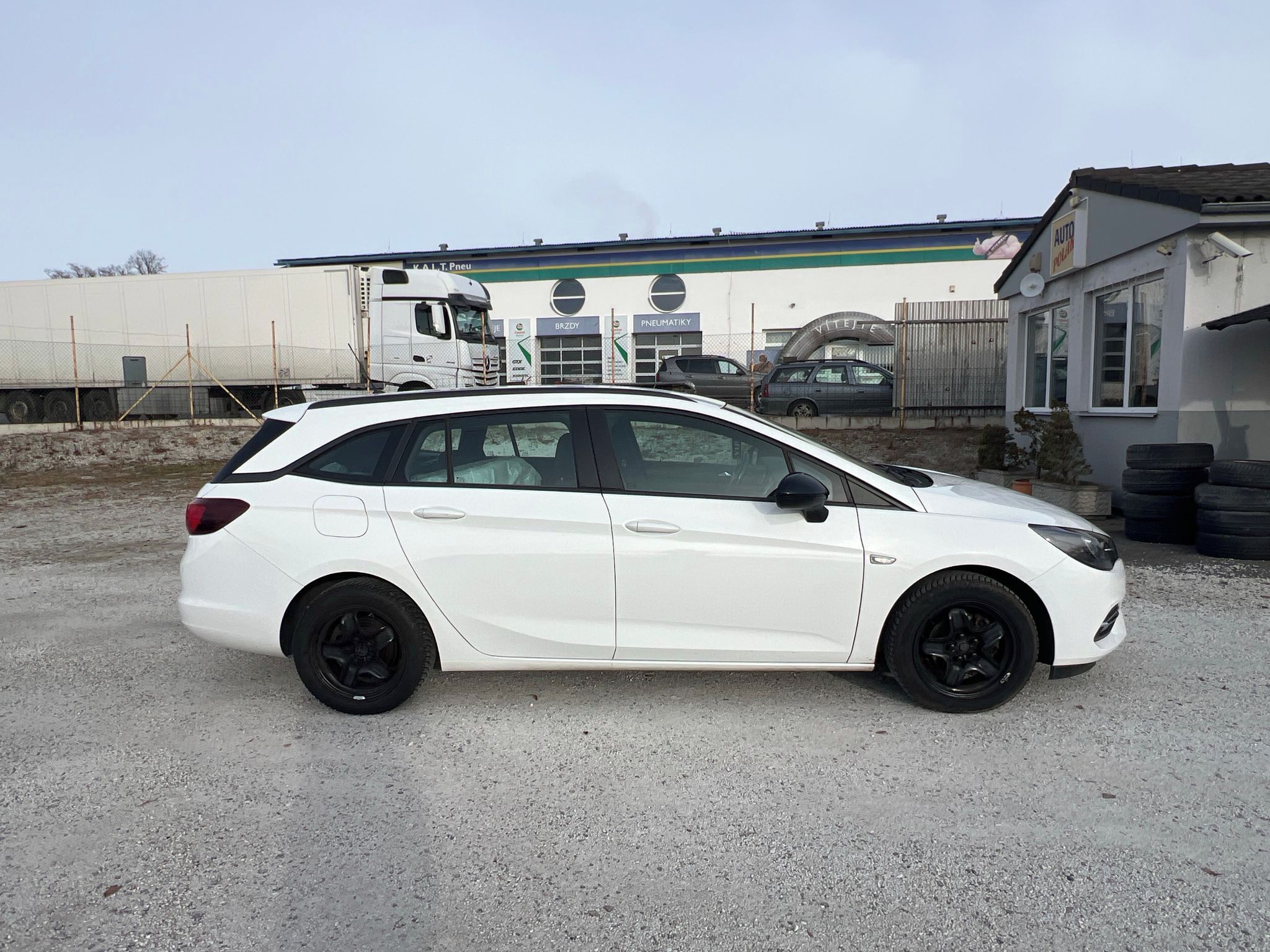Opel Astra, Sports Tourer 1.5 - fotka 2