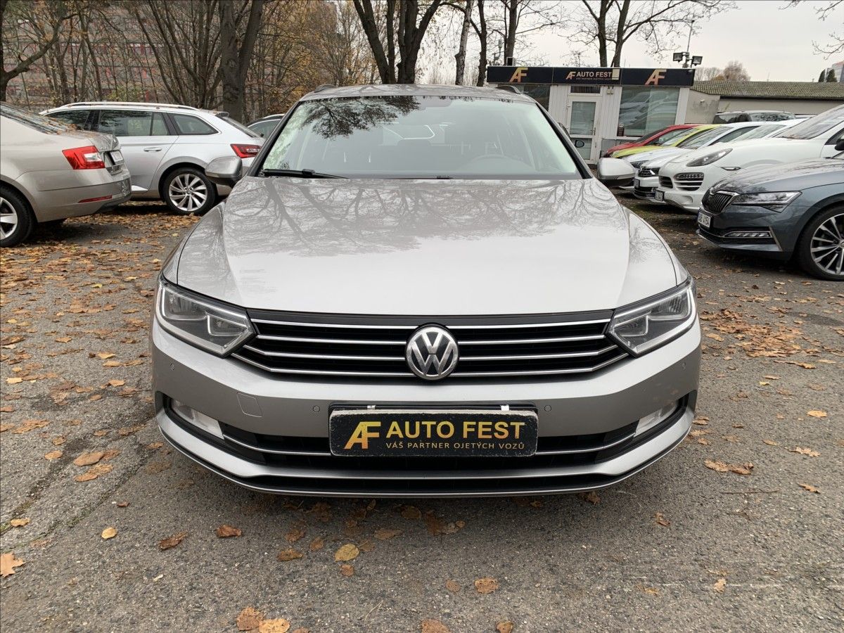 Volkswagen Passat, 2,0 TDI,ČR - fotka 2