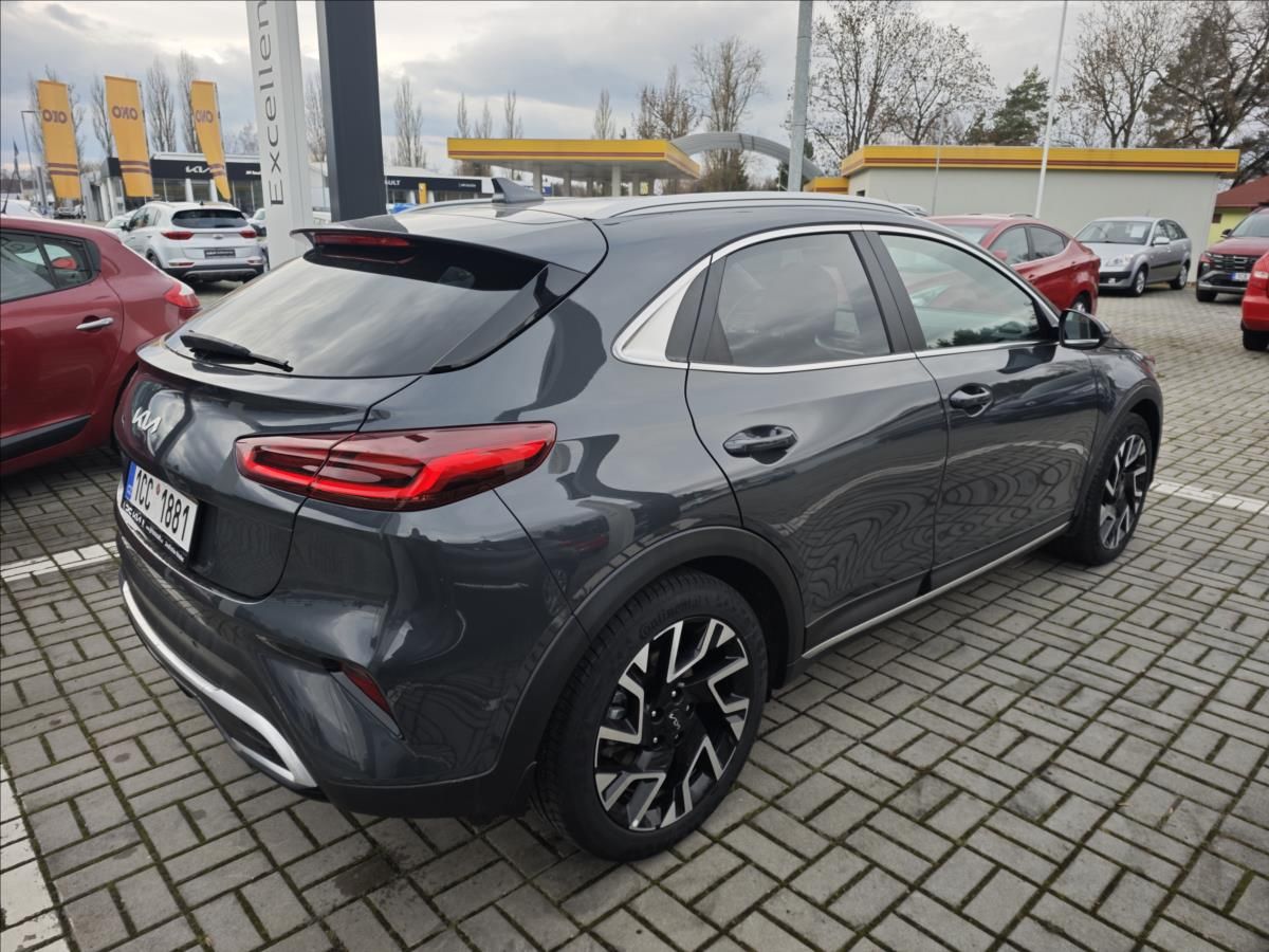 Kia XCee´d, 1,5 T-GDI 7DCT automat  TOP - fotka 6