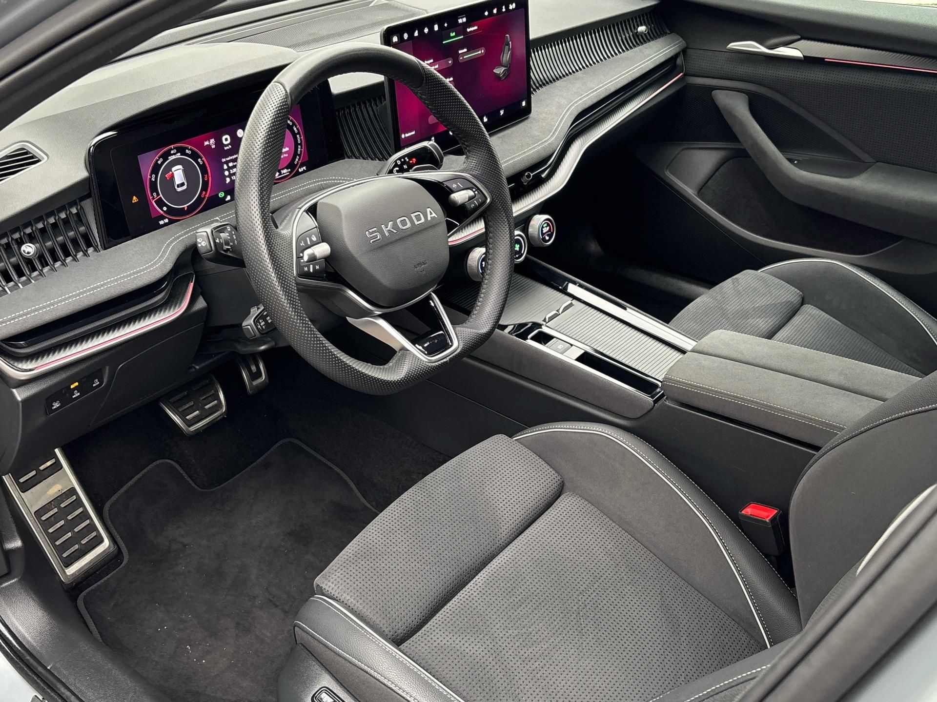 Škoda Superb, 2.0 TSI / 195 kW Sportline 4x4 - fotka 6
