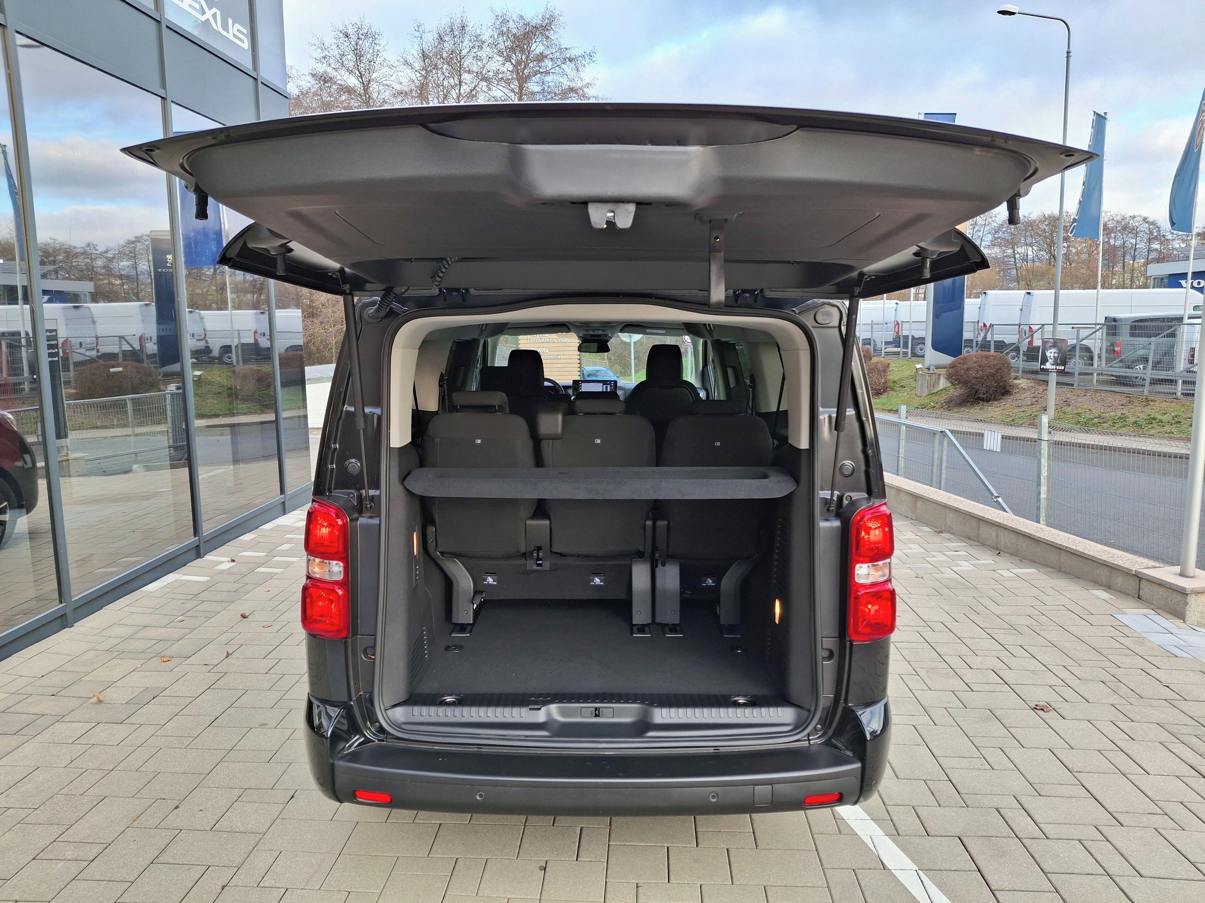 Toyota Proace Verso, 2.0 177k 8AT L2 Family 8S - fotka 6