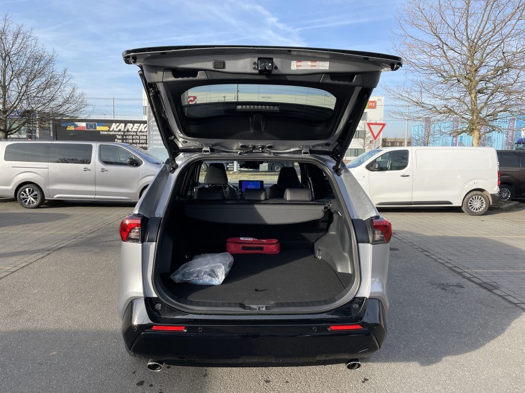Toyota Rav4, 2.5 Plug-in Hybrid ODBĚR 2/26 - fotka 5