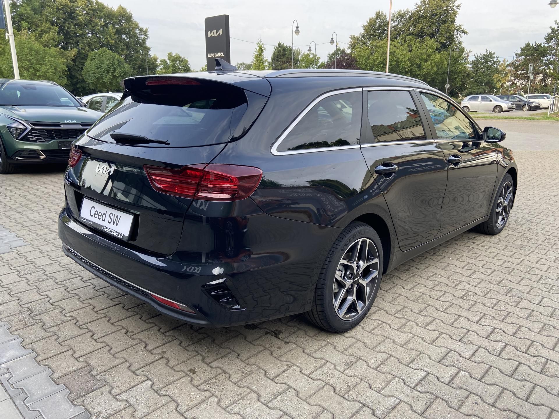 Kia Cee´d, SW 1,5T-GDi 7DCT TOP+Bus "ref" - fotka 3
