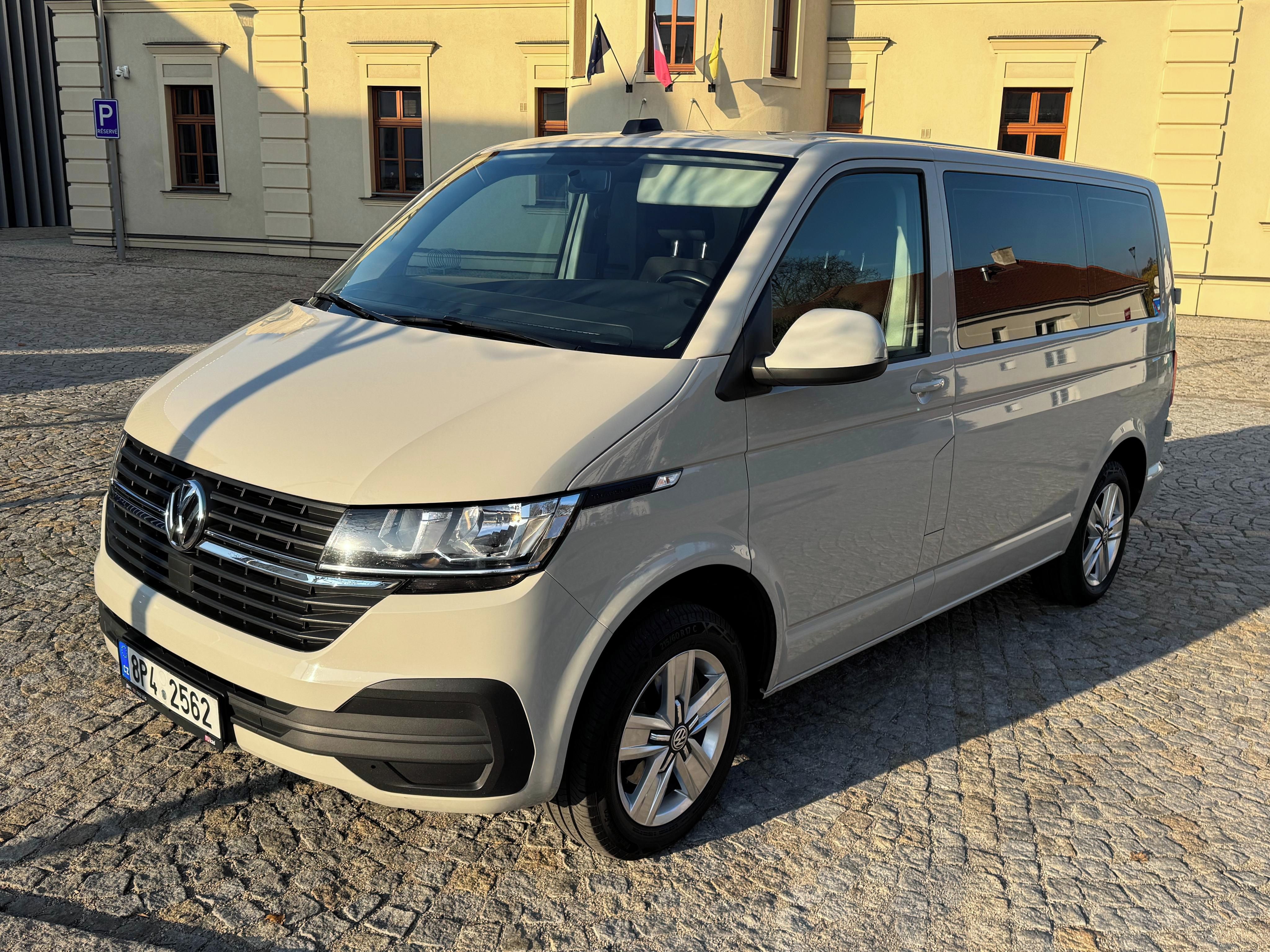 Volkswagen Transporter, Transporter bus T6.1 - 8 míst - fotka 3