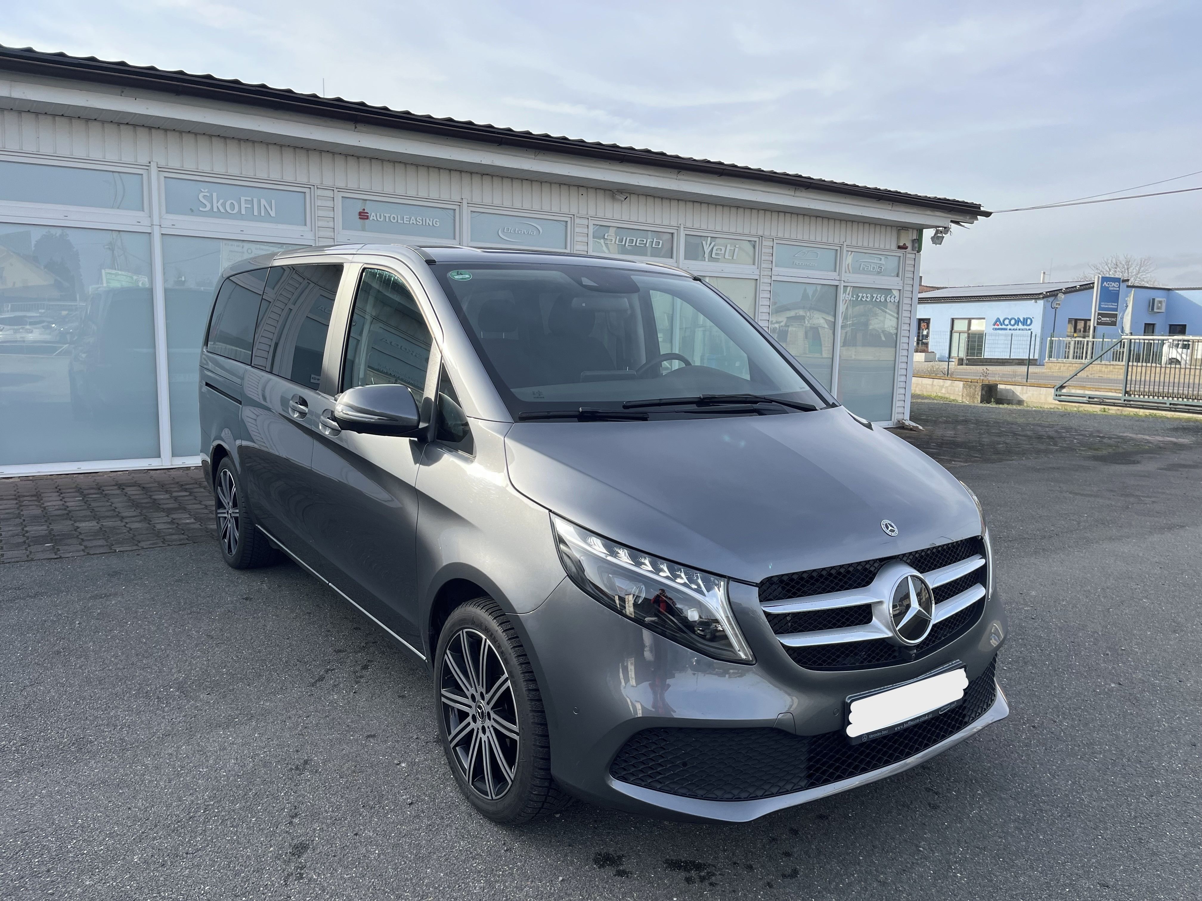 Mercedes-Benz Třídy V, V300 4MATIC - fotka 3