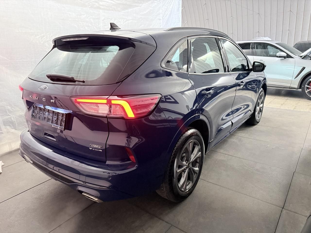 Ford Kuga, 2.5i,PLUG REZERVOVÁNO - fotka 6